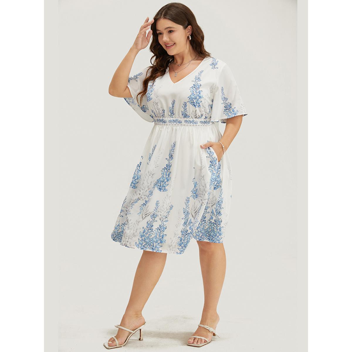 Plus Size Bandana Print Pocket Ruffle Knee Dress LightBlue Women Elegant Pocket V-neck Short sleeve Curvy Knee Dress BloomChic 26/4X Product Image