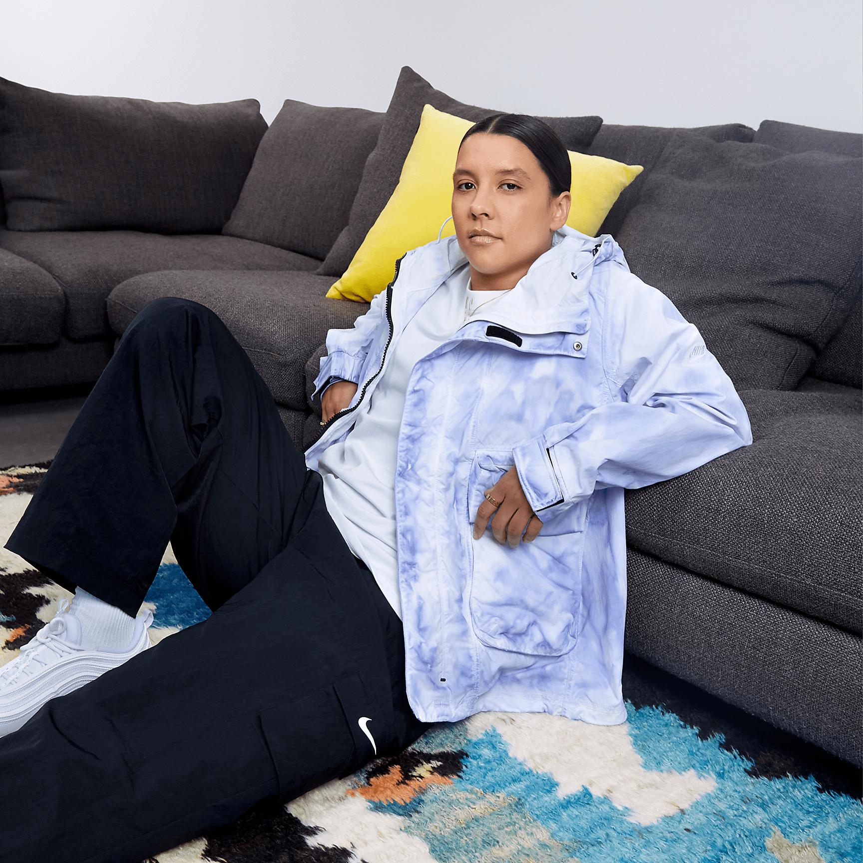 Nike Sportswear Essential Women's High-Rise Woven Cargo Pants Product Image