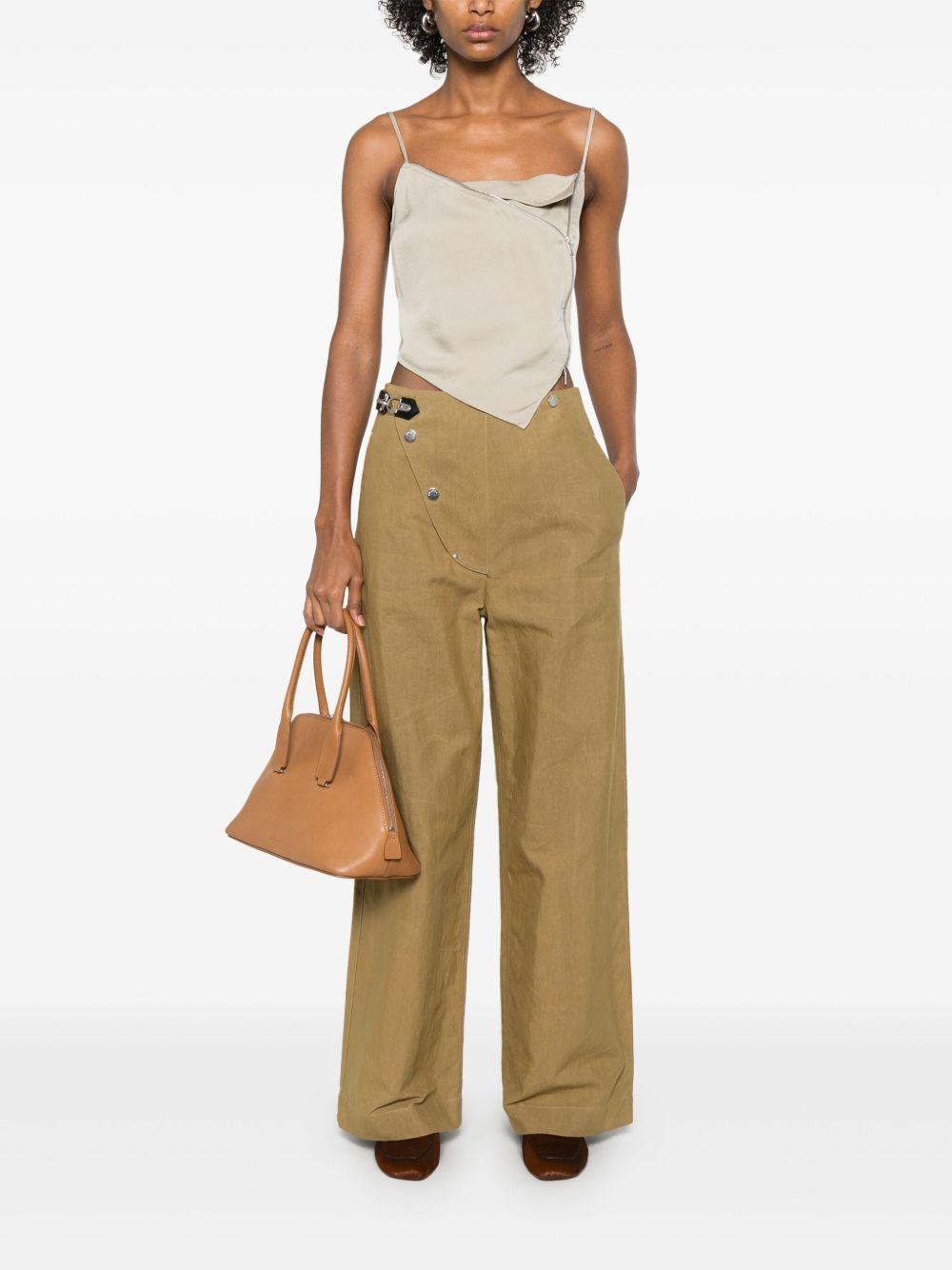 sleeveless crop top Product Image