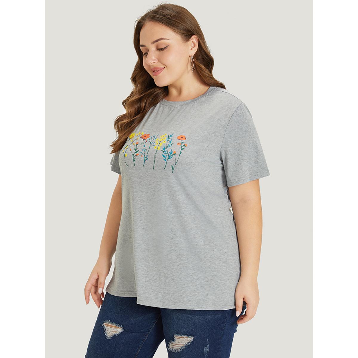 Plus Size Floral & Plant Printed Round Neck Graphic Tee LightGray Women Casual Printed Natural Flowers Dailywear T-shirts BloomChic 30/6X Product Image