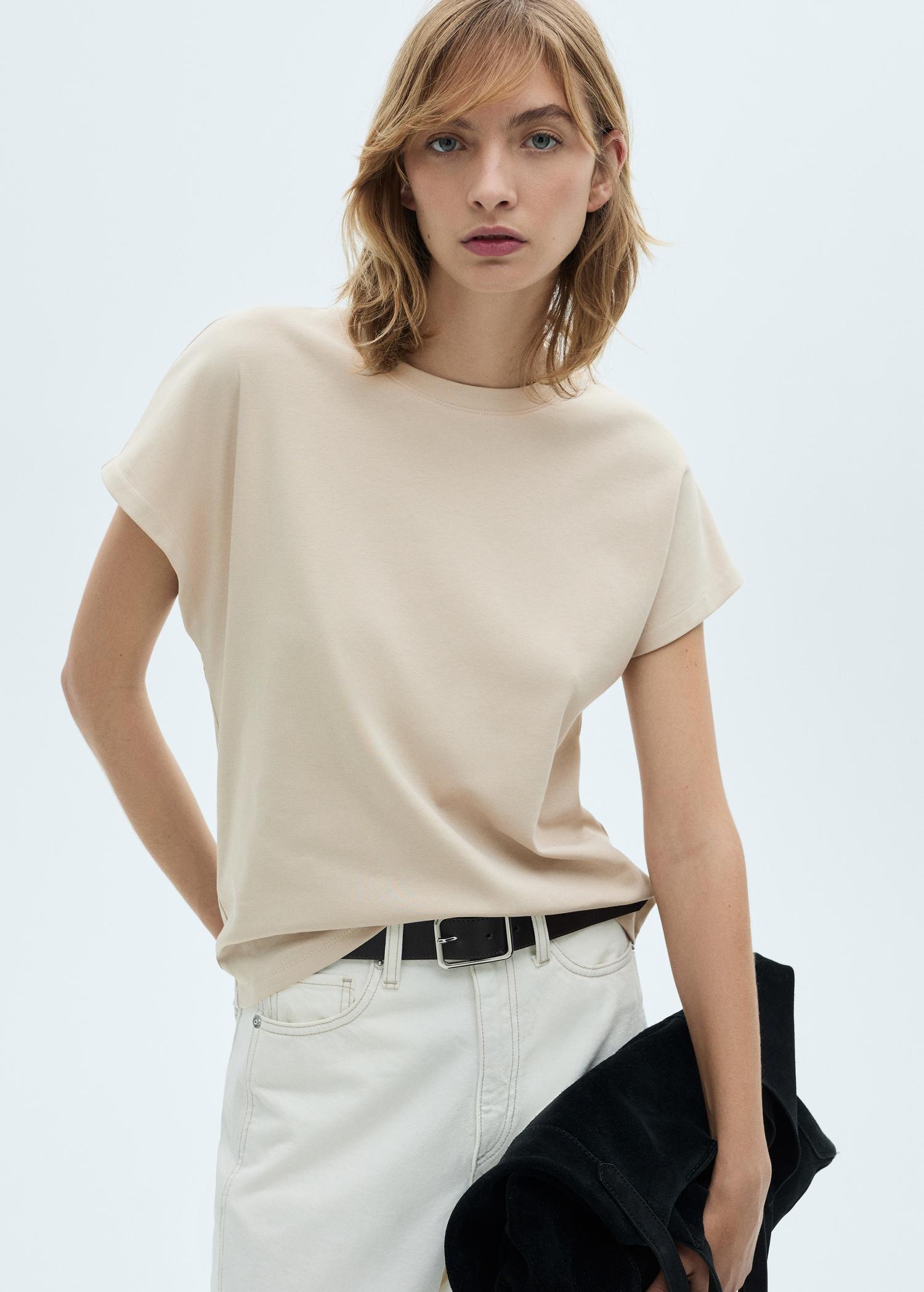 Rounded neck cotton t-shirt - Women | MANGO USA Product Image