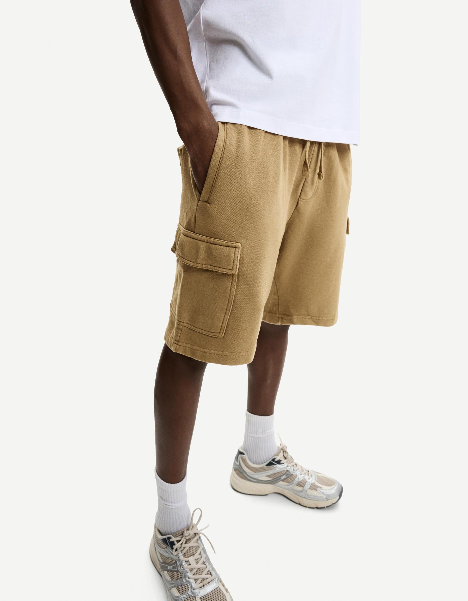 Plush cargo Bermuda shorts Product Image