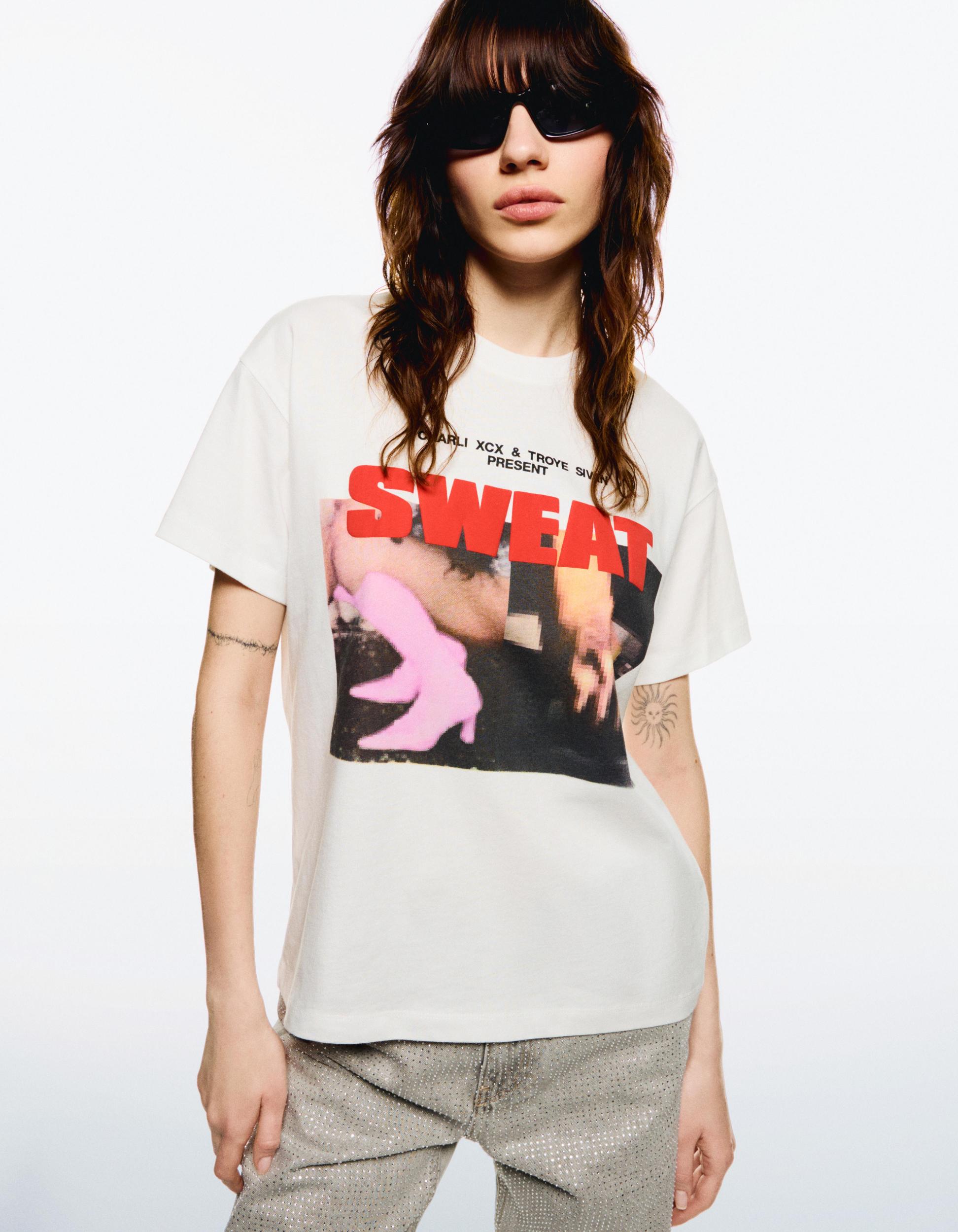 Sweat Charli xcx & Troye Sivan short sleeve T-shirt Product Image