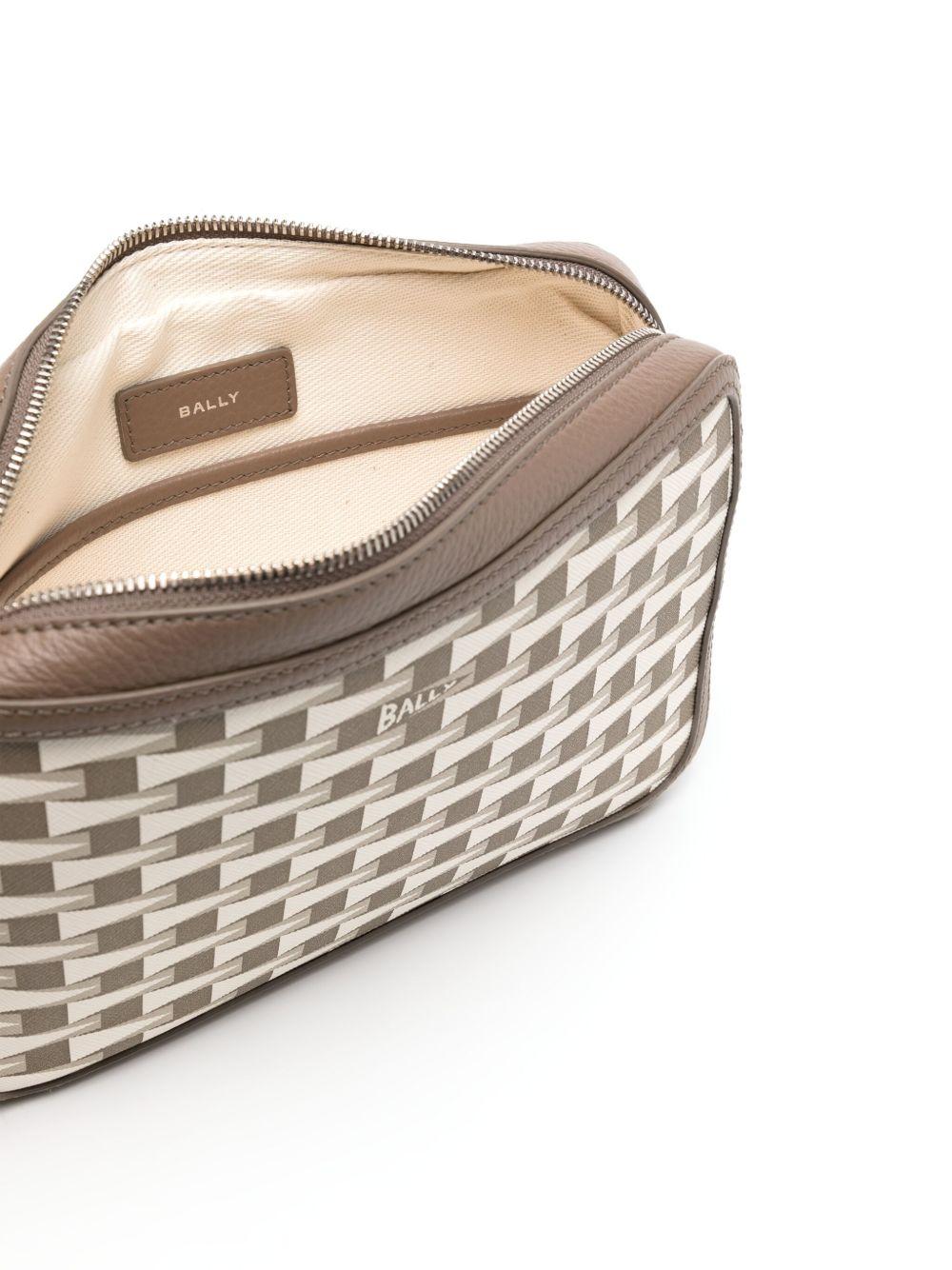 Pennant clutch bag Product Image