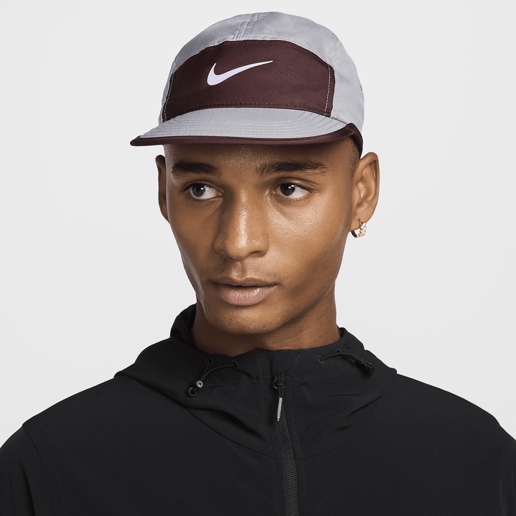 Nike Dri-FIT Fly Unstructured Swoosh Cap Product Image