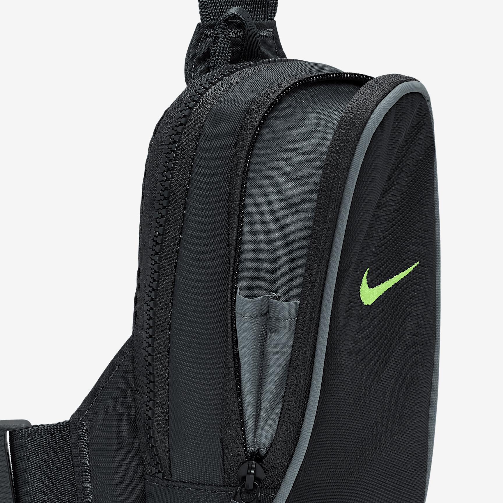 Nike Sportswear Essentials Crossbody Bag (1L) Product Image