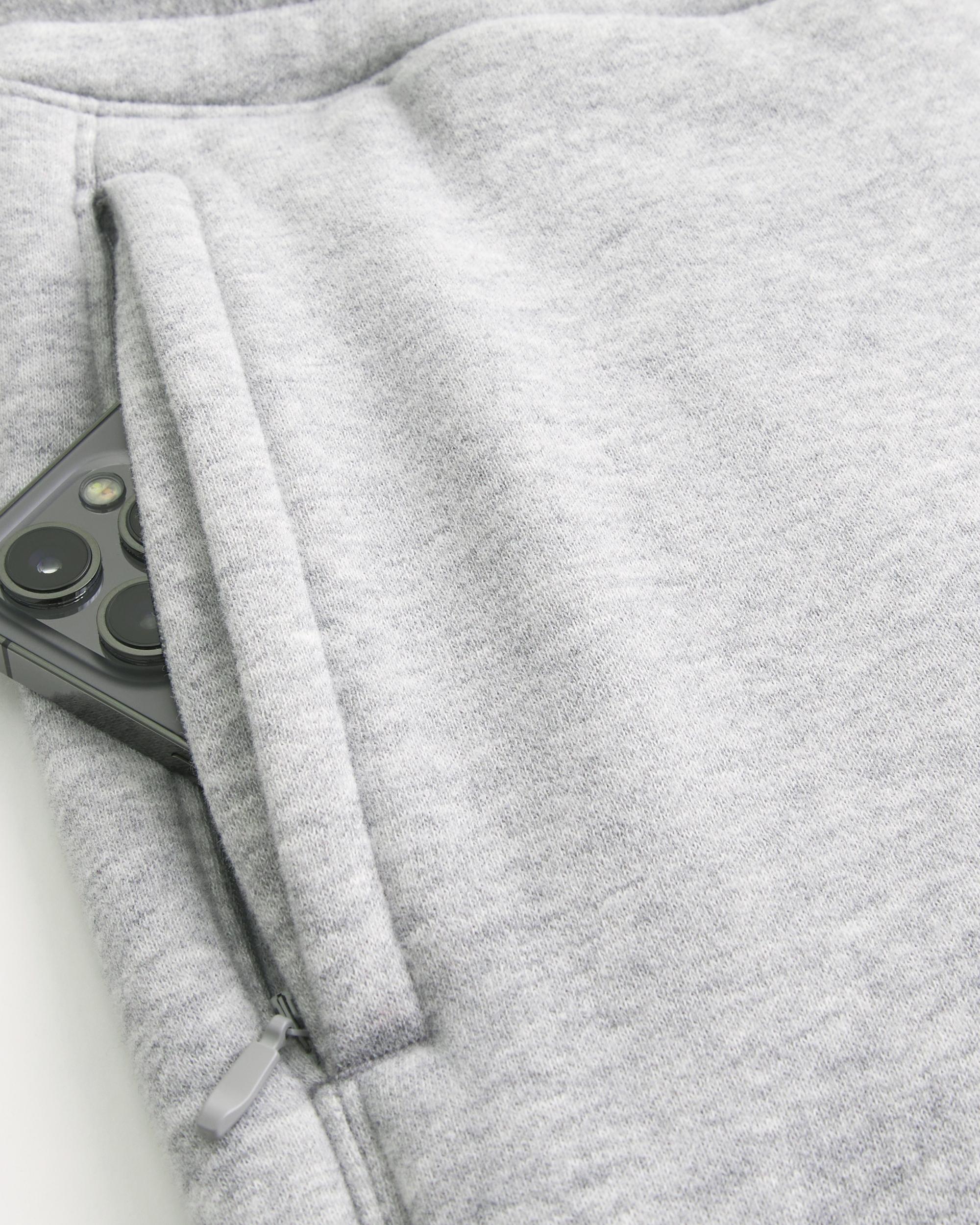 Mid-Thigh Loose Fleece Shorts Product Image