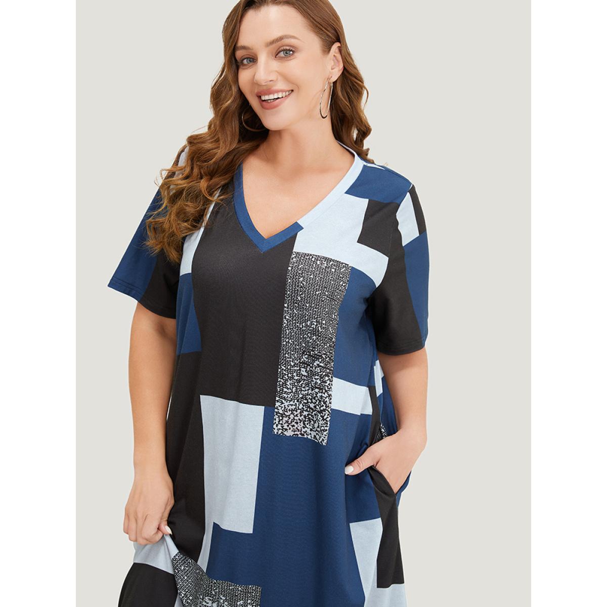 Plus Size Geometric Contrast Pocket Midi Dress Multicolor Women Casual Contrast V-neck Short sleeve Curvy Midi Dress BloomChic 28/5X Product Image