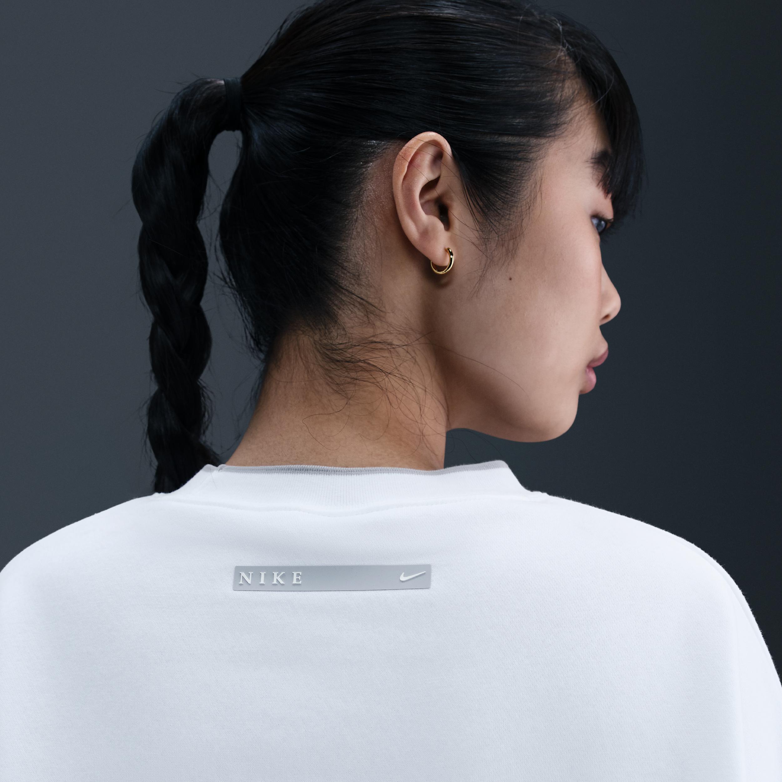 Womens Nike Sportswear Phoenix Fleece Oversized Crew-Neck Sweatshirt | IH4056-100 Product Image