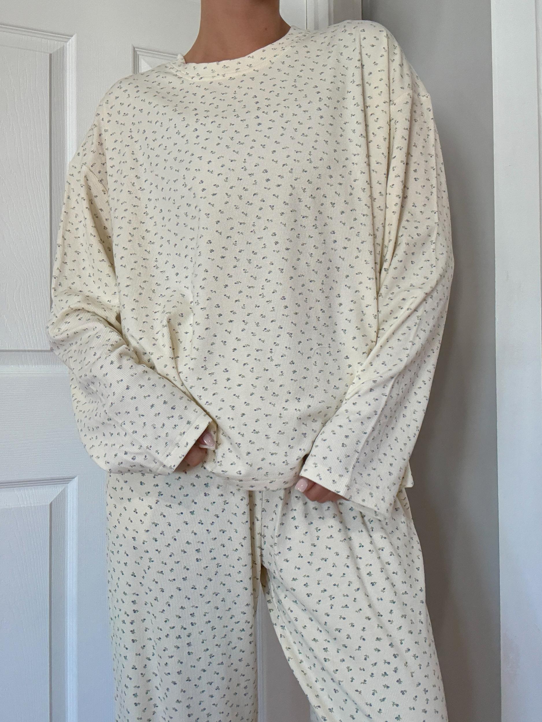 Light Pink Ditsy Floral Long Sleeve Pajama Top Product Image