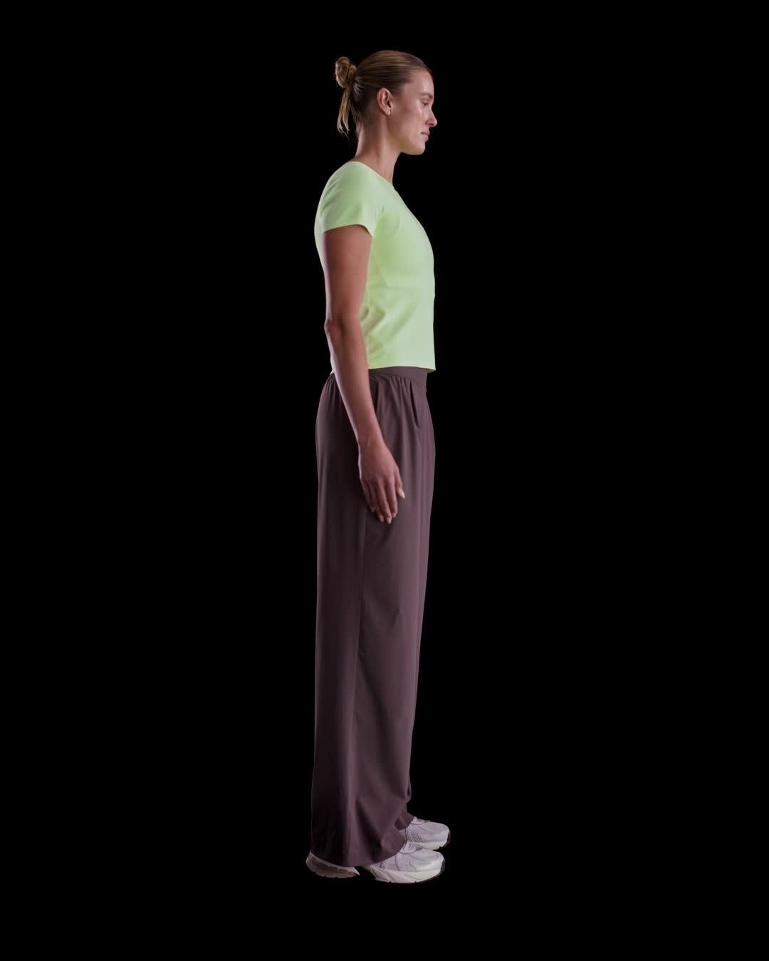 Nike Womens Form Short-Sleeve Top | HQ8079-633 Product Image