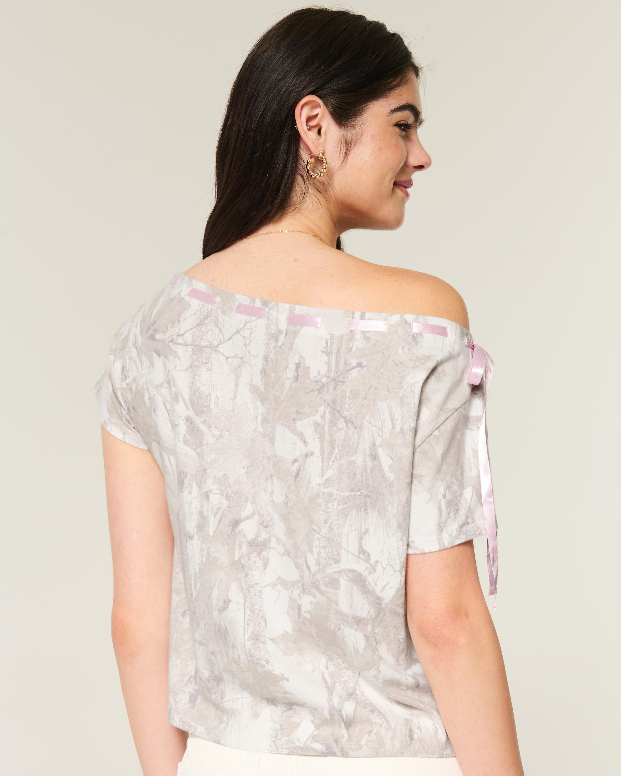 Easy Off-the-Shoulder Tie Camo T-Shirt Product Image
