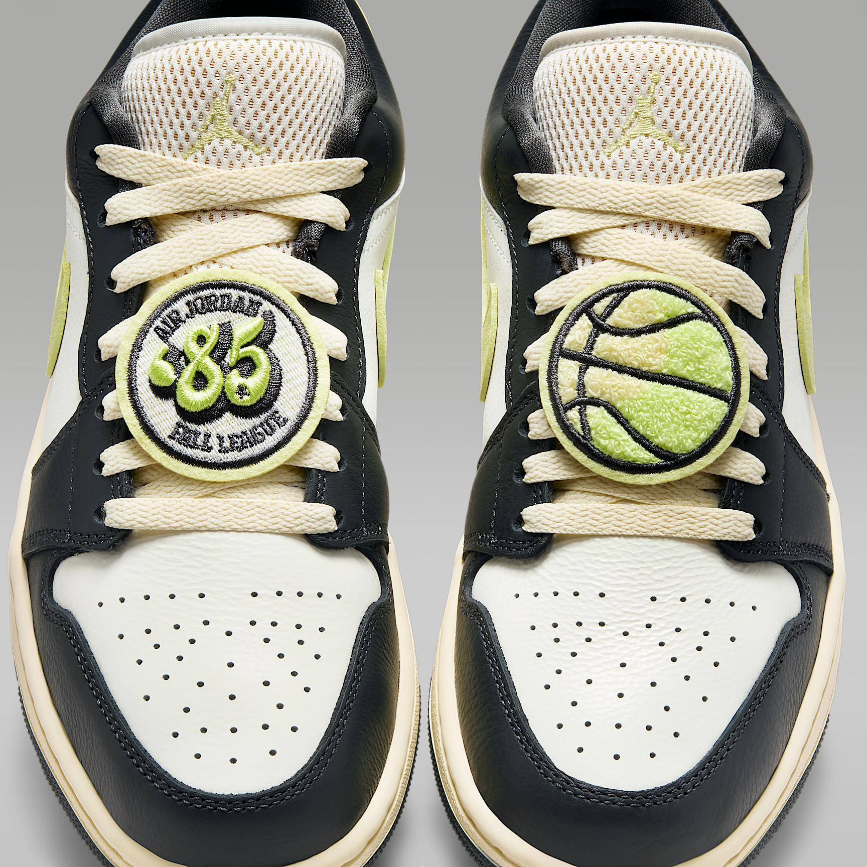 Womens Air Jordan 1 Low SE Shoes | HQ3009-003 Product Image