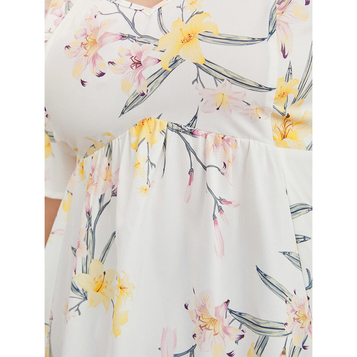 Plus Size Ivory Floral Print V Neck Ruffle Sleeve Blouse Women Elegant Short sleeve V-neck Dailywear Blouses BloomChic 22-24/3X Product Image