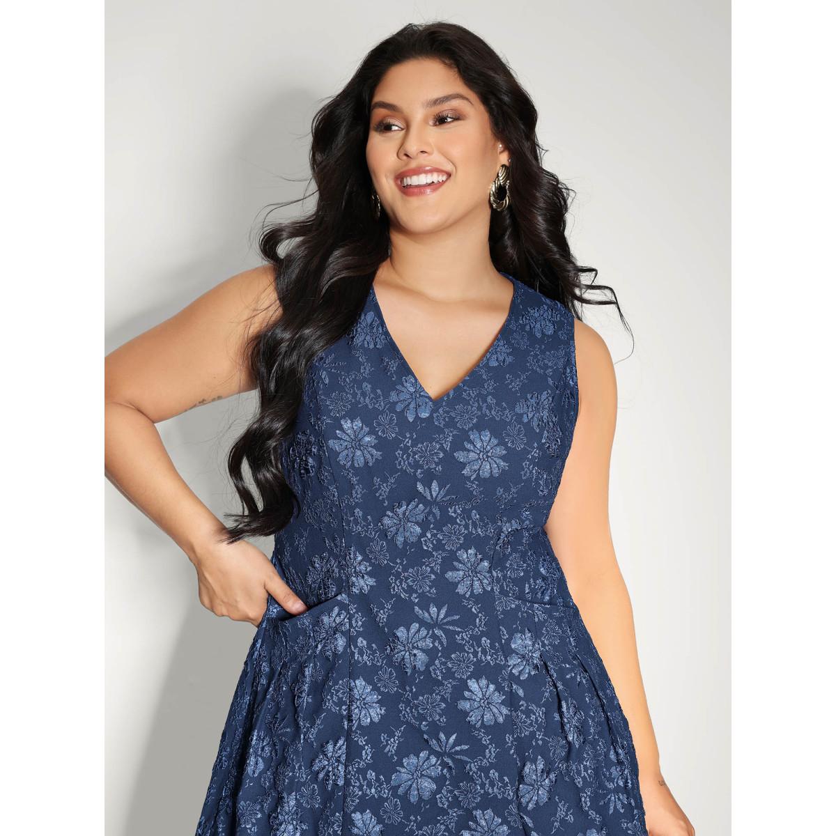 Plus Size Jacquard Elastic Waist Pockets Knee-Length Dress Navy Women Party&Cocktail V-neck Sleeveless Curvy BloomChic 28/5X Product Image