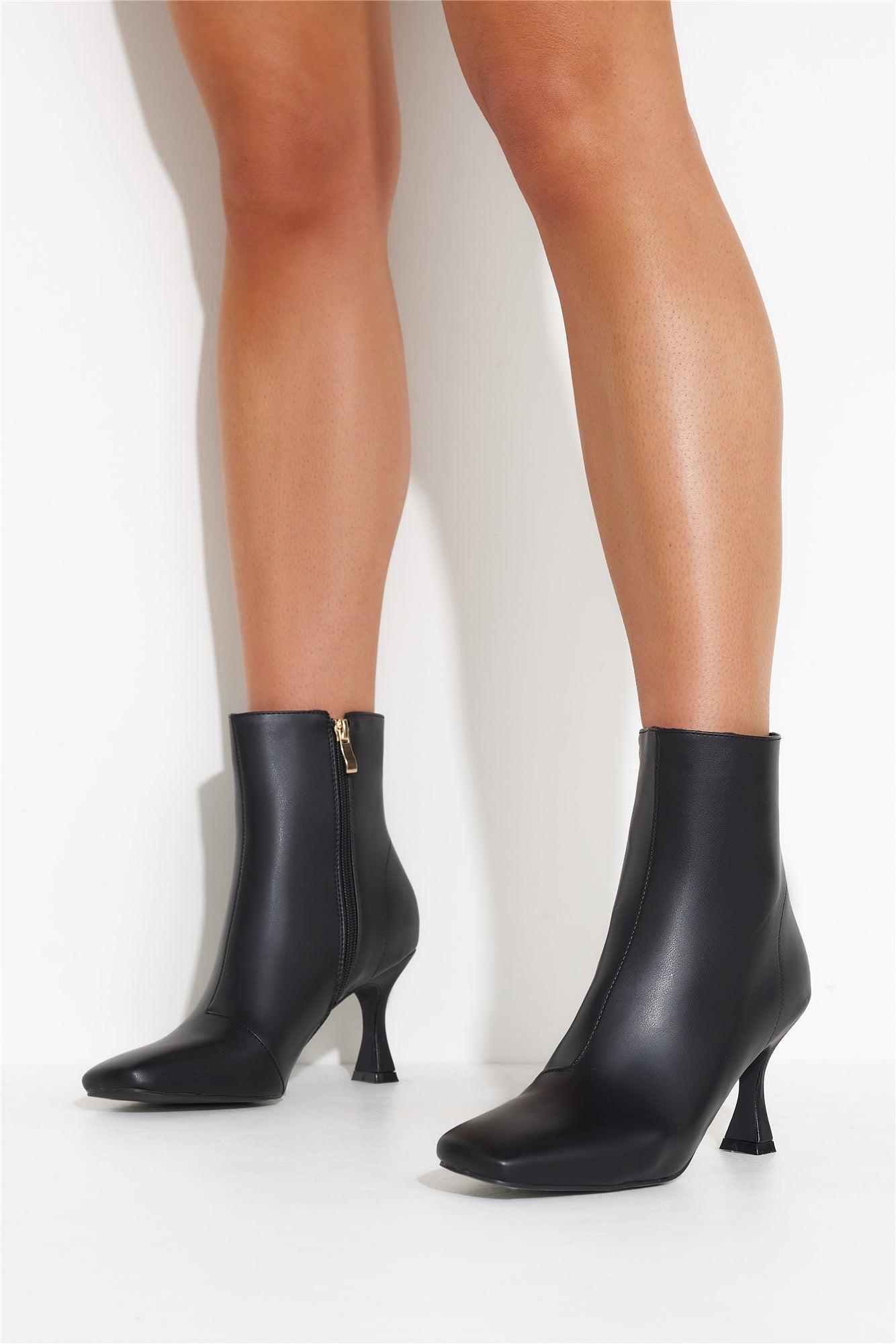 BILLINI Chyana Boots Black Product Image