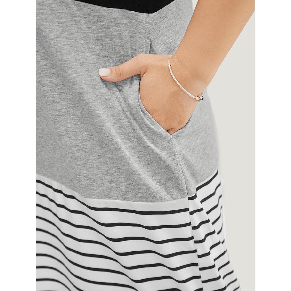 Plus Size Striped Contrast Arc Hem Pocket Crisscross Neck Dress Black Women Casual Contrast V-neck Short sleeve Curvy Midi Dress BloomChic 10/M Product Image