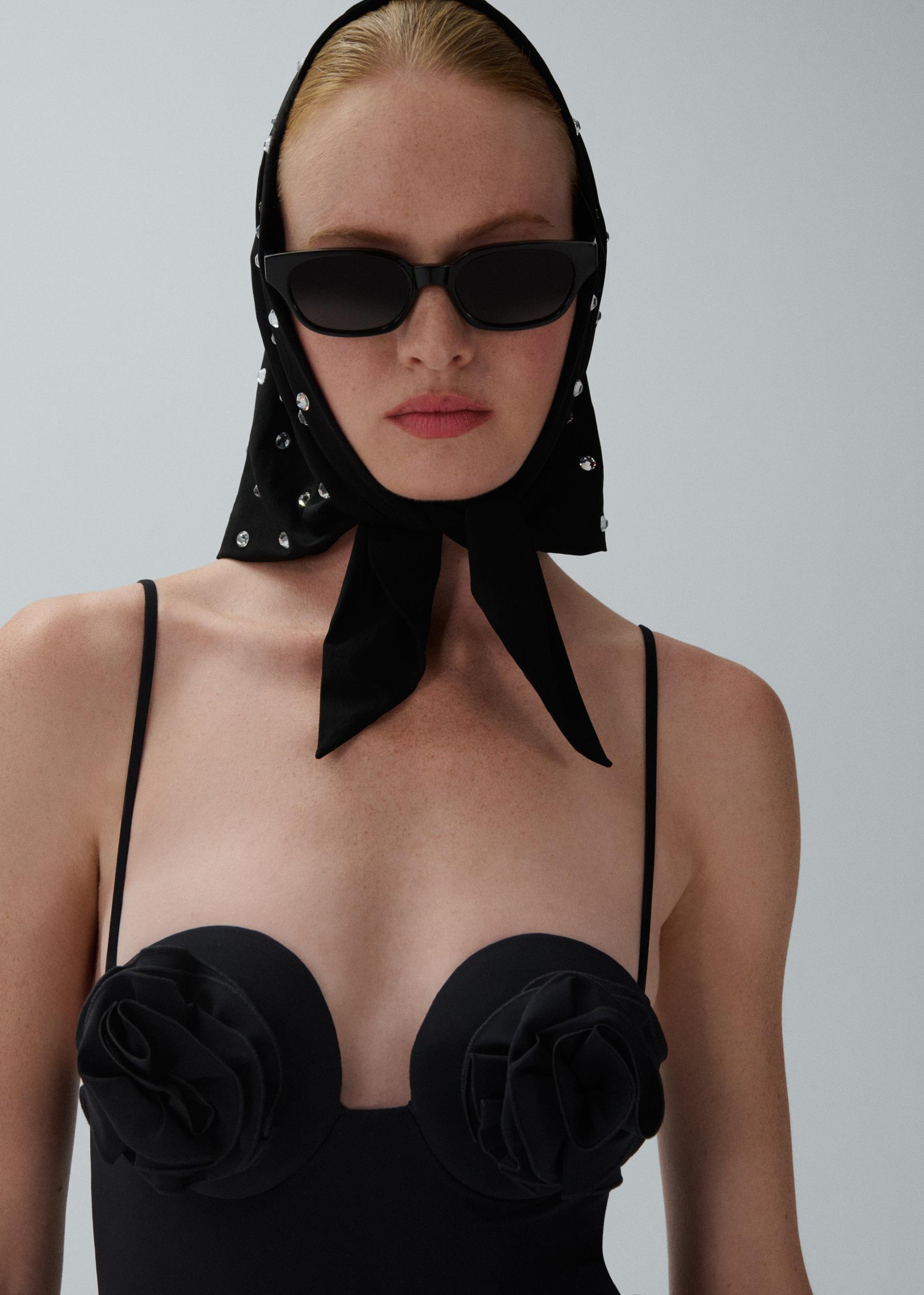 3D flower retro bustier swimsuit in black Product Image