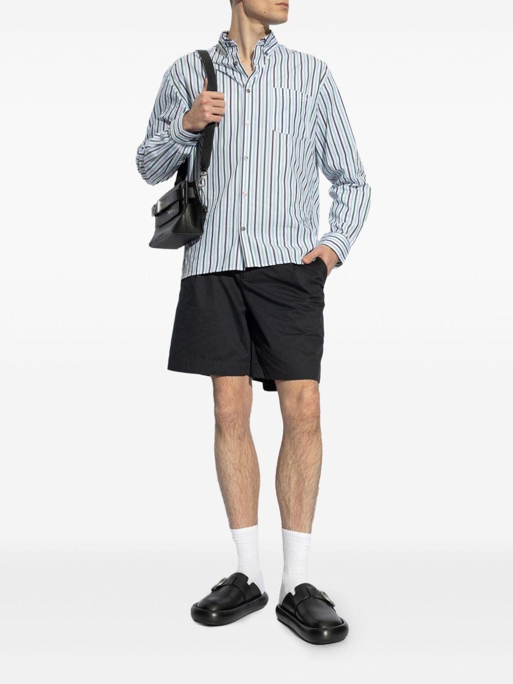 organic cotton tailored shorts Product Image