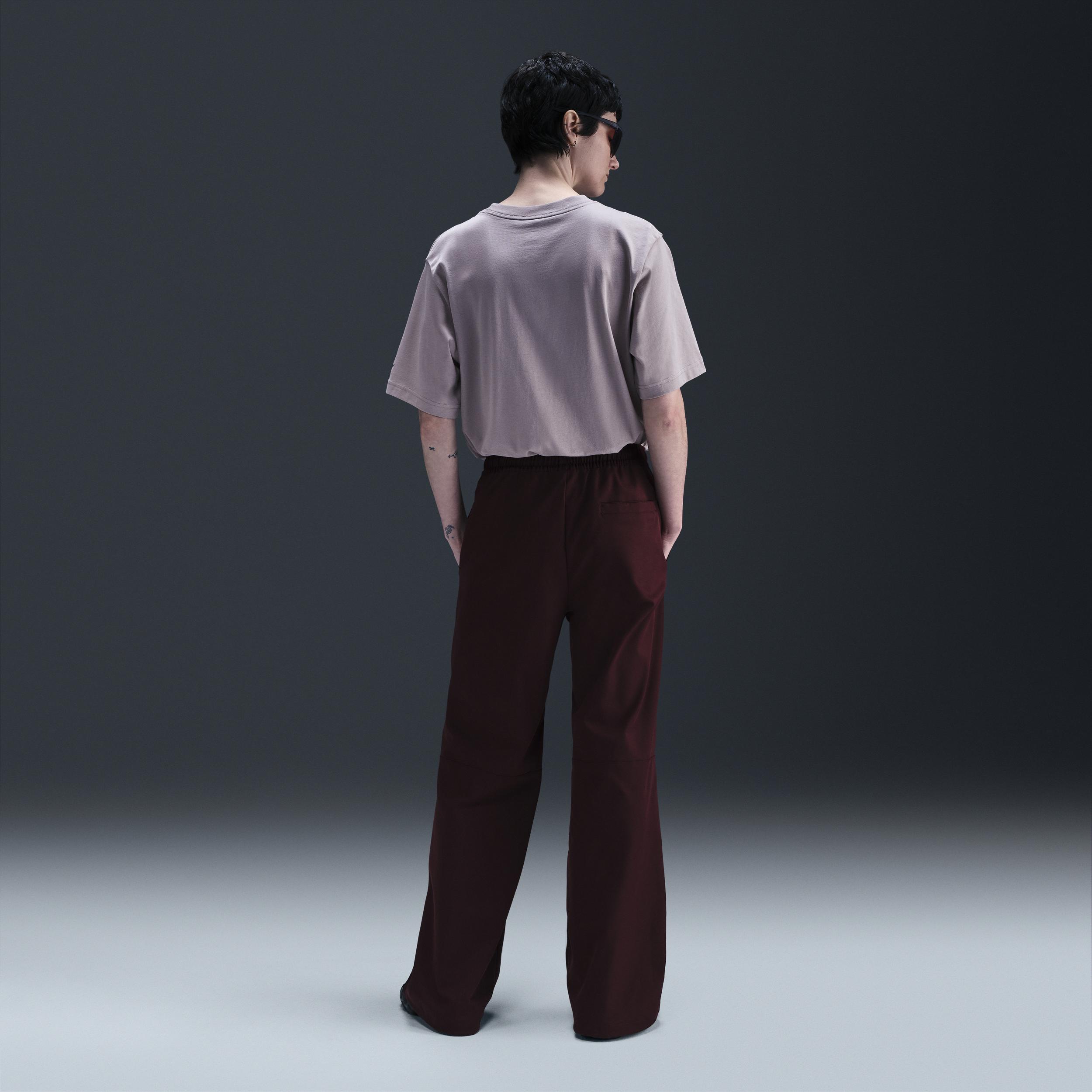 Women's Nike Sportswear Loose Short-Sleeve Graphic T-Shirt Product Image