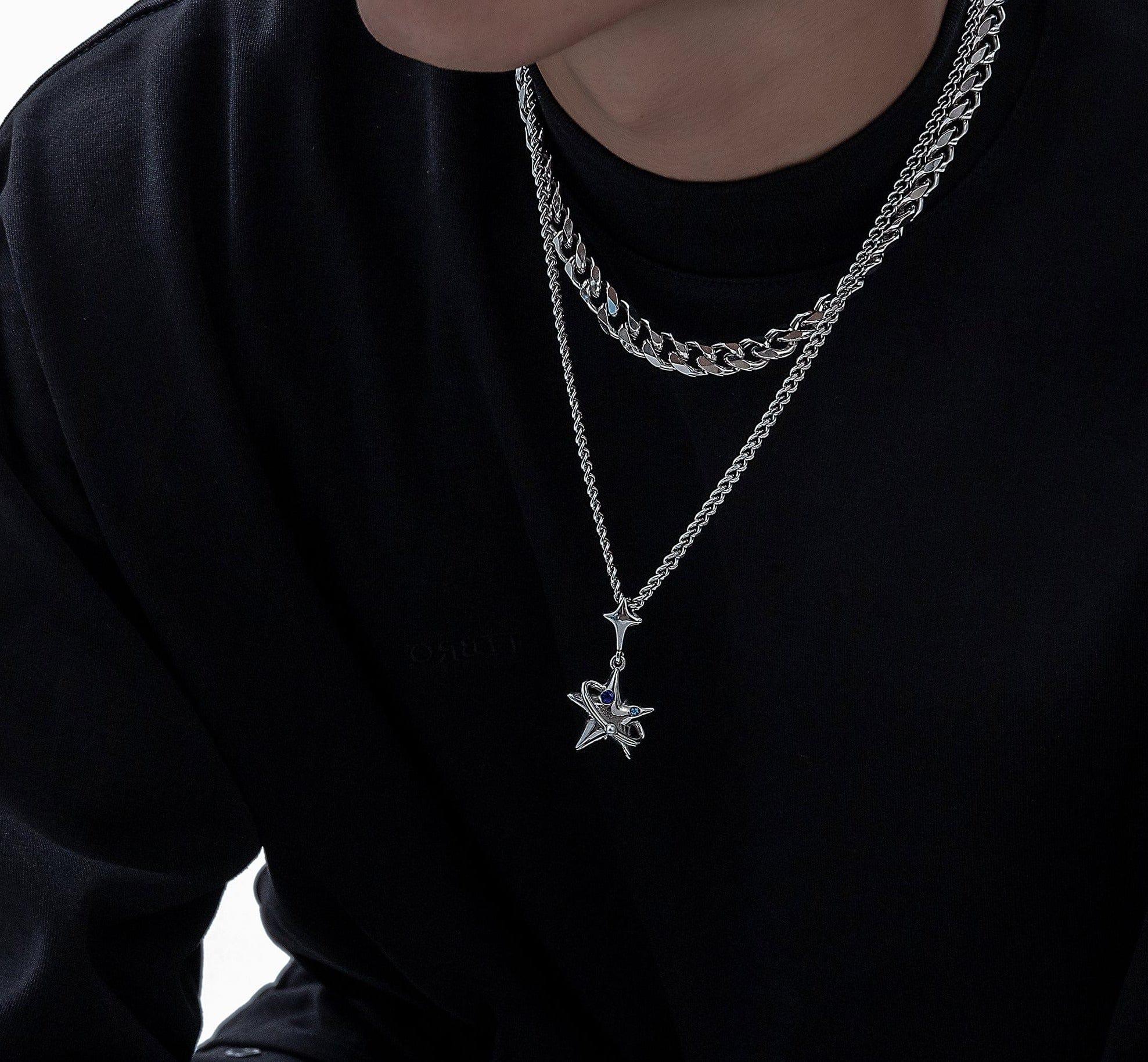 STAR PENDANT NECKLACE Product Image