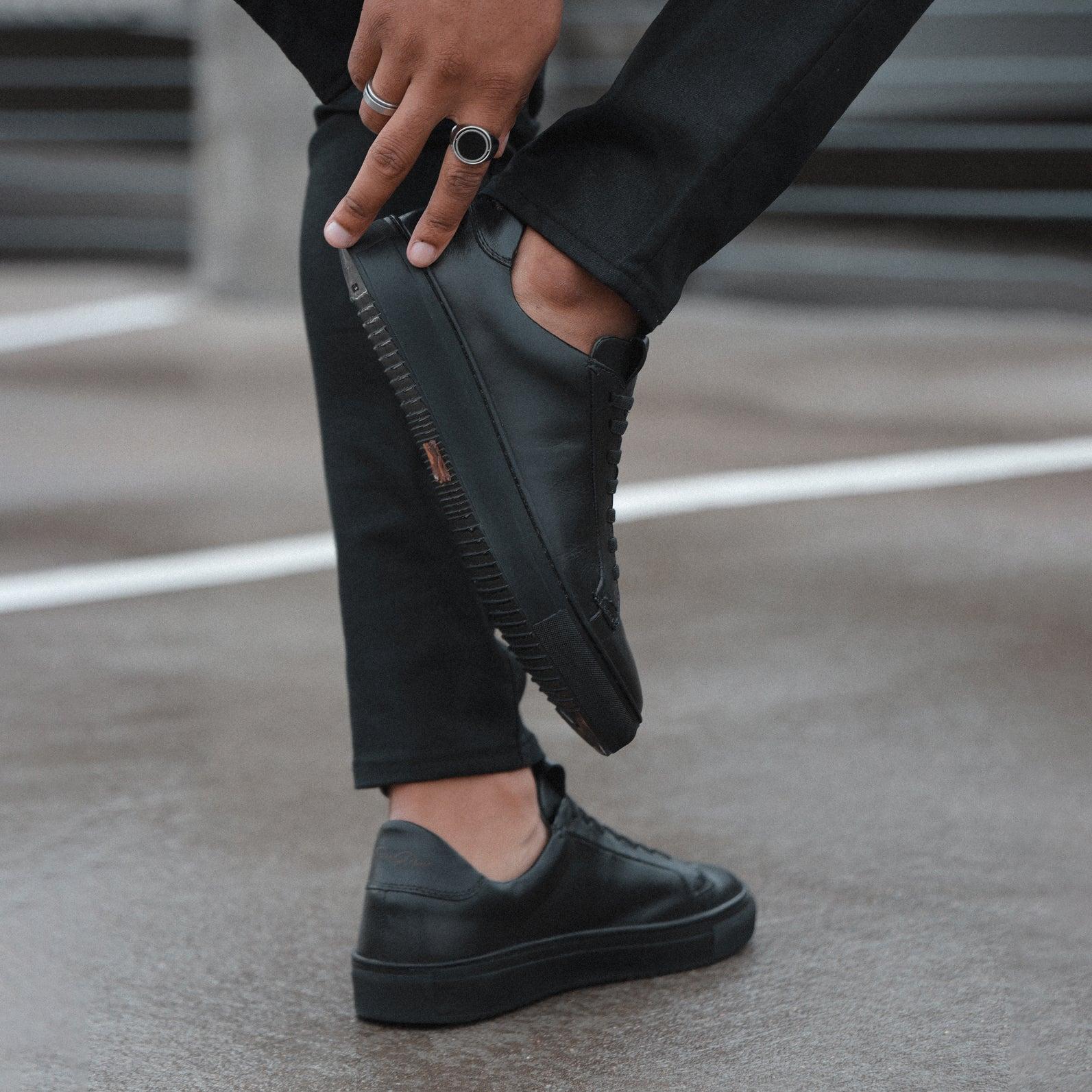 36's Laceless Low Top Product Image