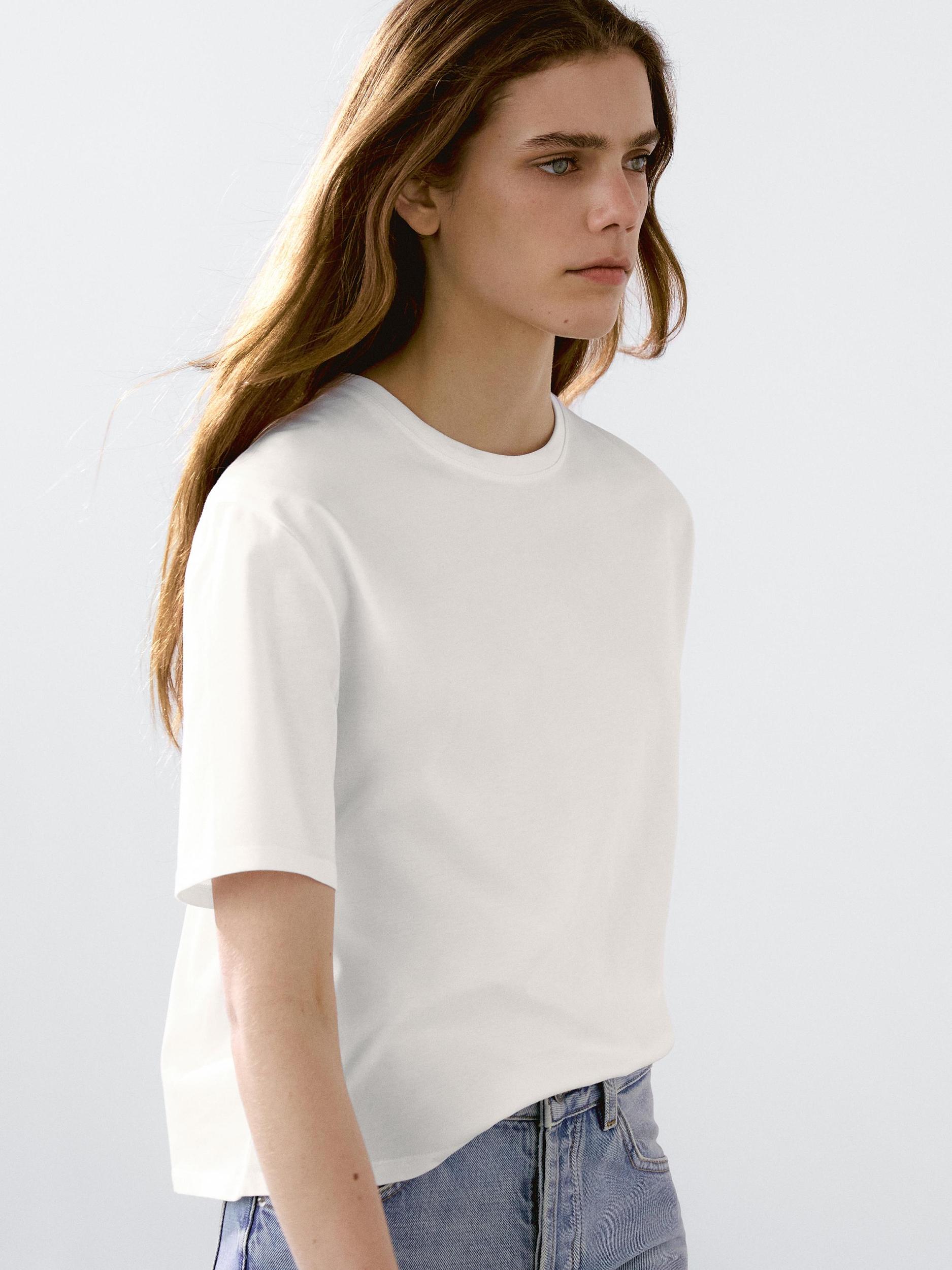 100% cotton lightweight T-shirt Product Image