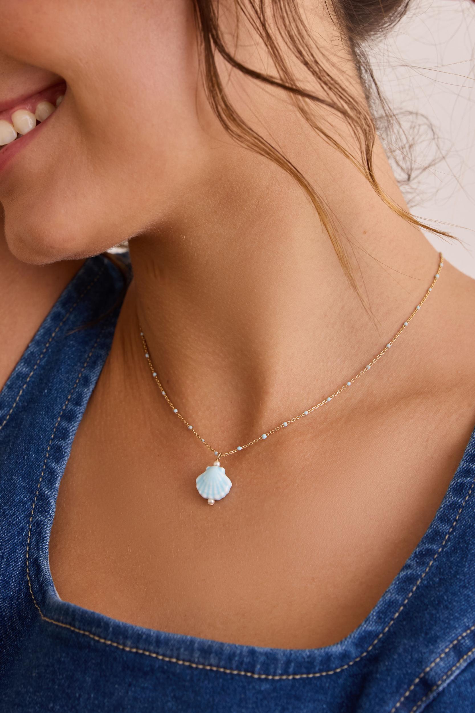 Seashell Charm Necklace Product Image