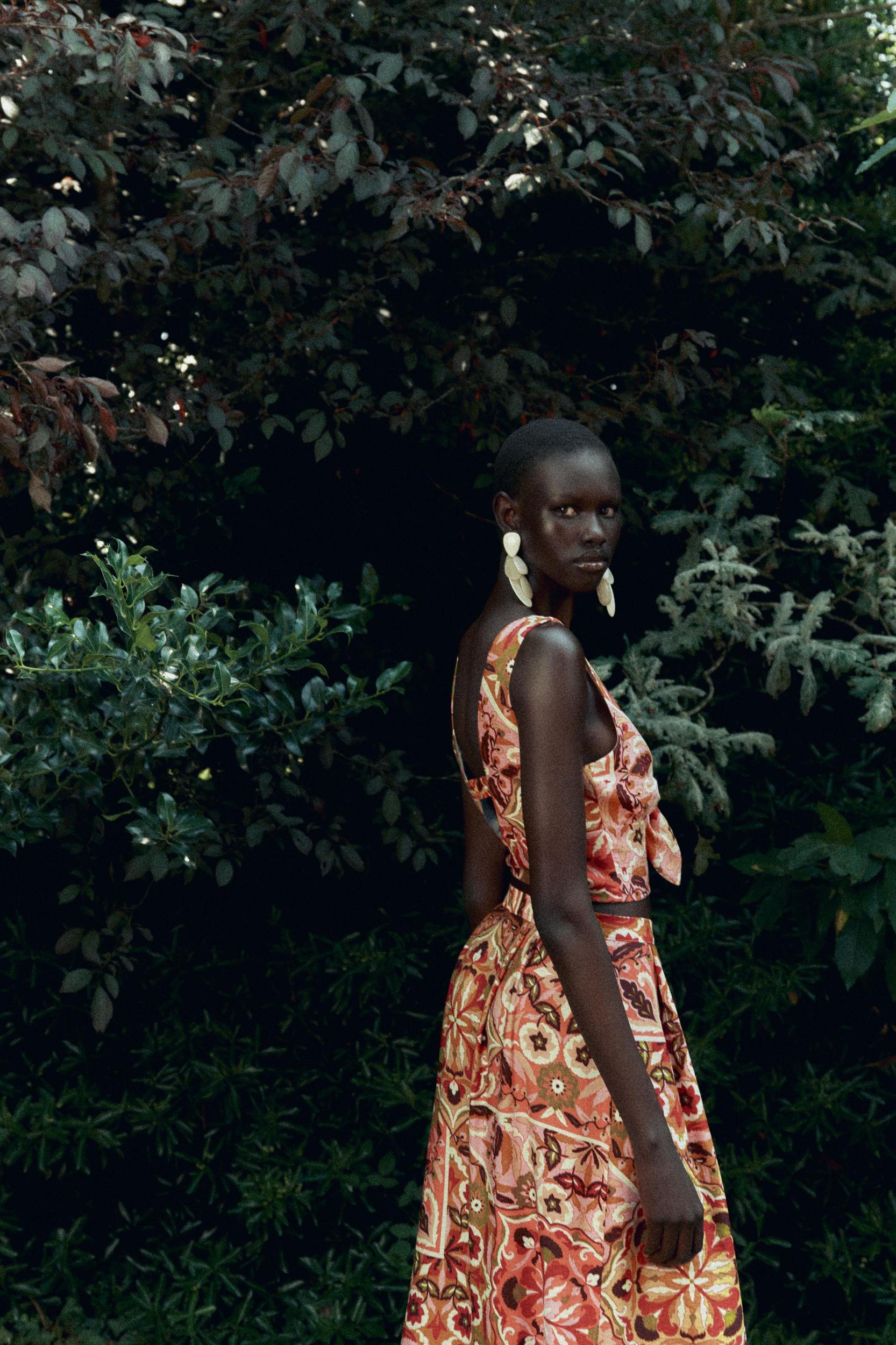 KNOTTED PRINTED RUSTIC TOP Product Image