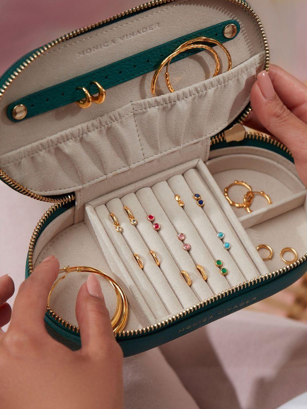 oval leather jewellery box Product Image