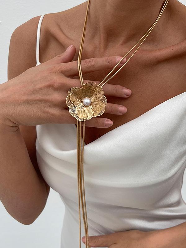 Flower Shape Tasseled Necklaces Accessories Product Image