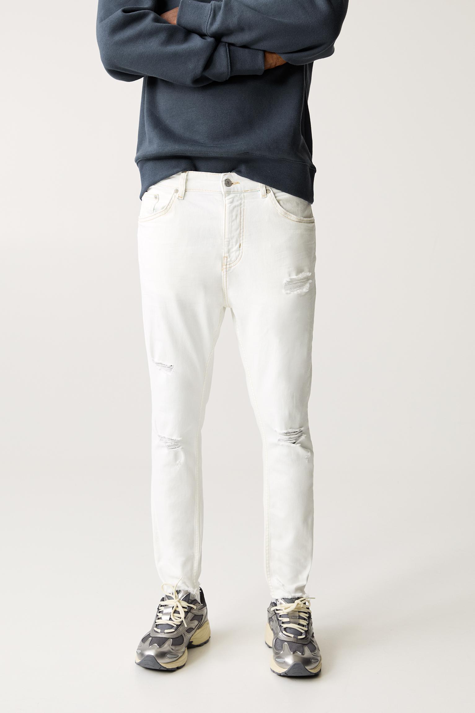 Ripped carrot fit jeans Product Image