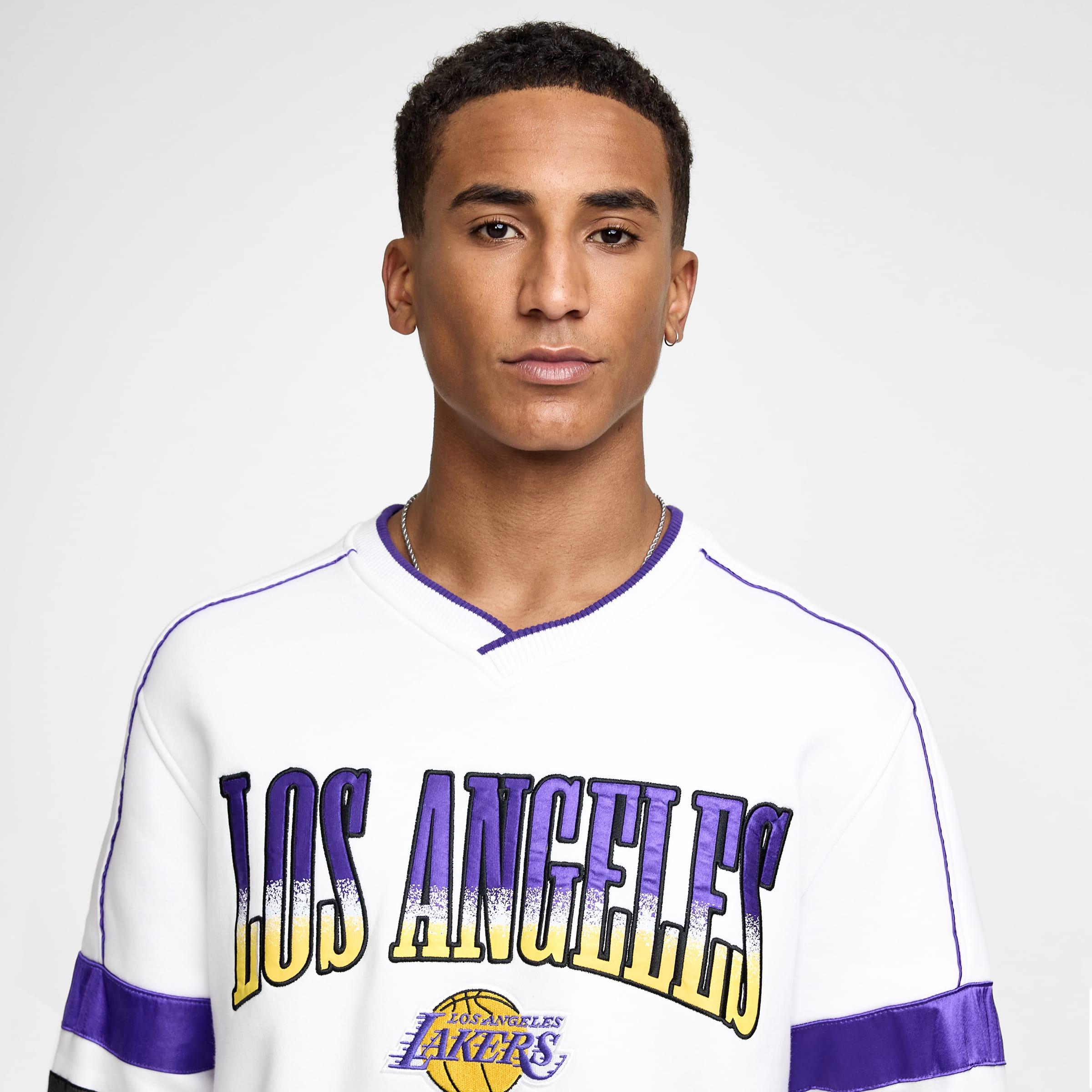 Milwaukee Bucks Sport Classics White Crewneck Male Product Image