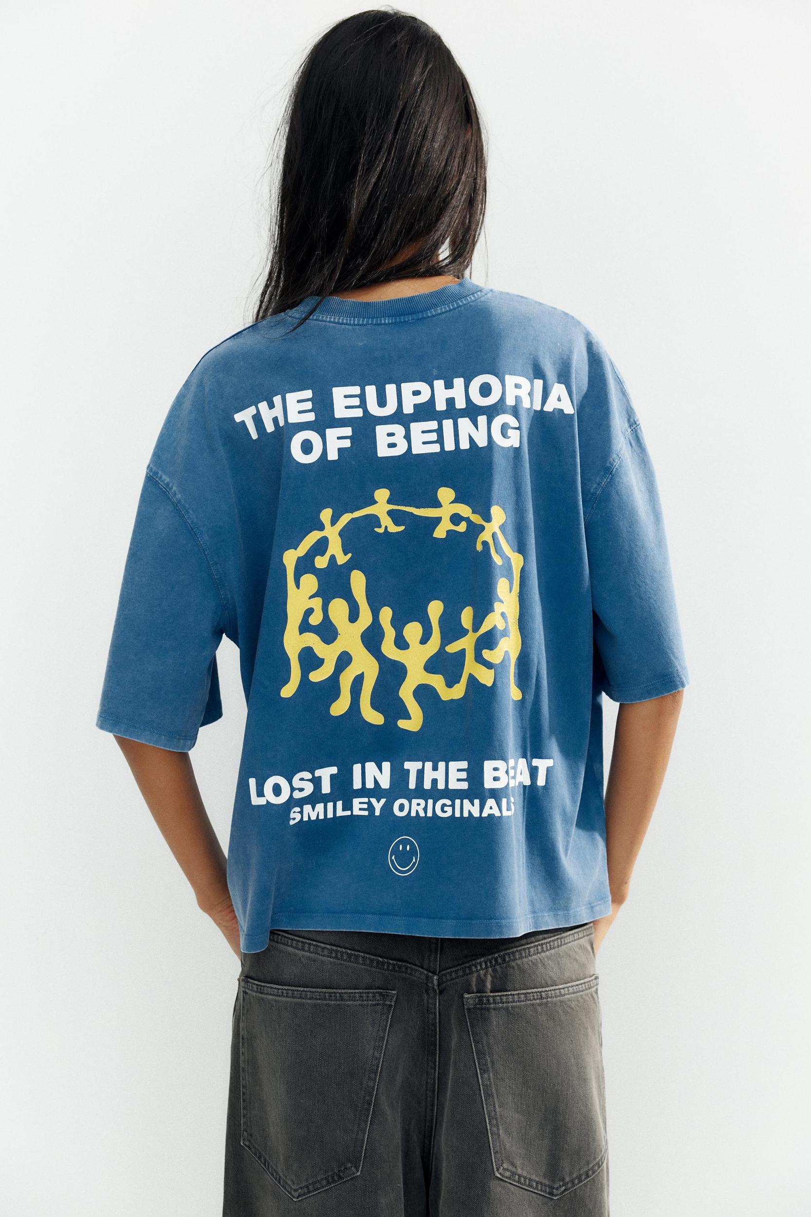 WASHED EFFECT SMILEY ® T-SHIRT Product Image