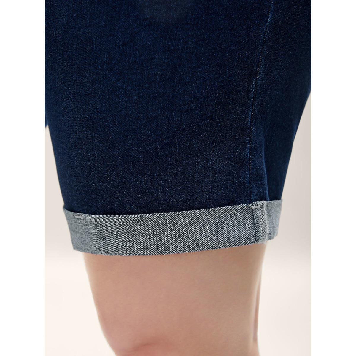 Plus Size Stretchy Skinny-Fit Classic Denim Shorts Women Midblue Medium stretch Casual Slanted pocket Leisure Denim Shorts BloomChic 26/4X Product Image