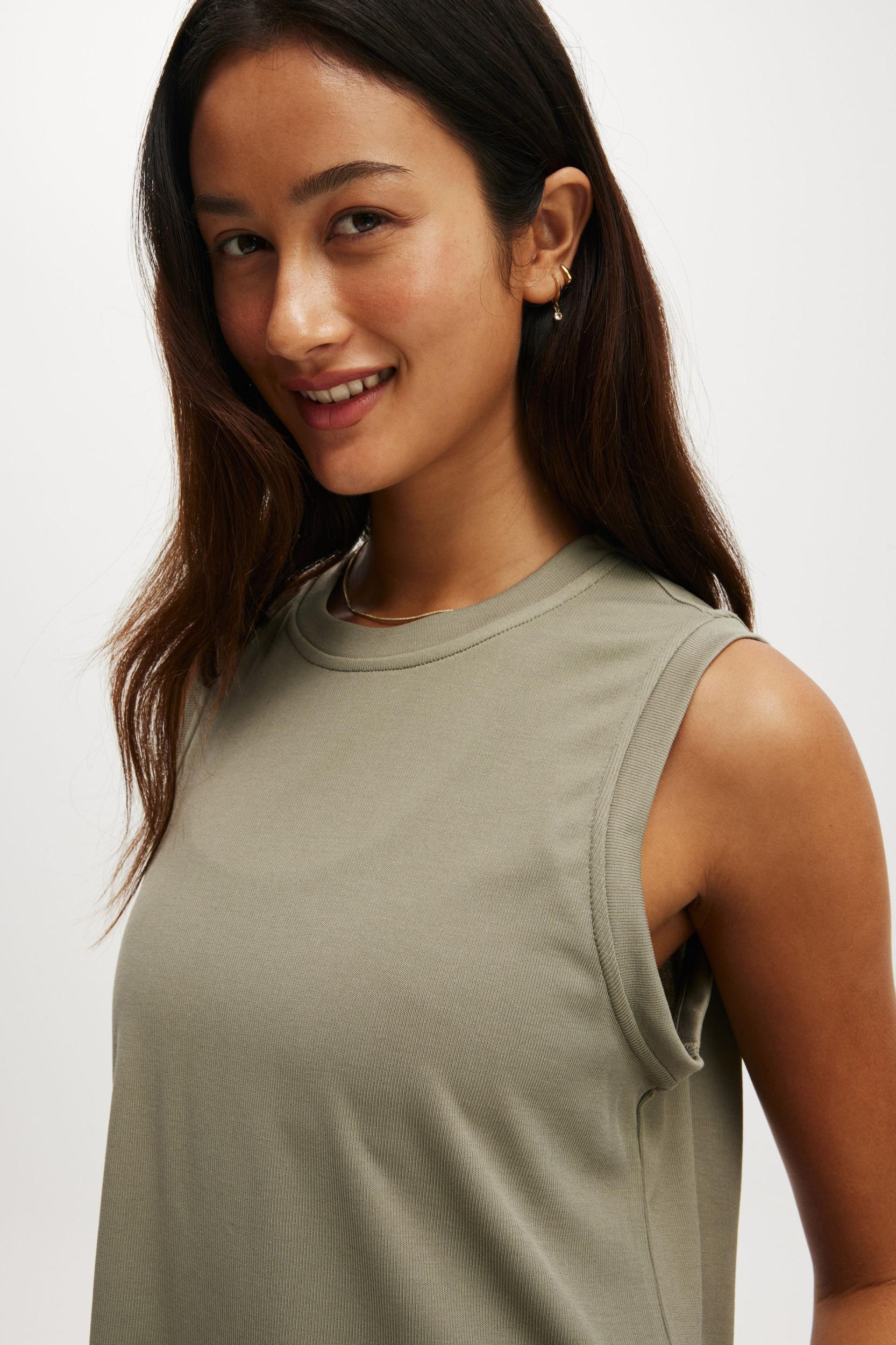 Active Rib Muscle Tank Product Image