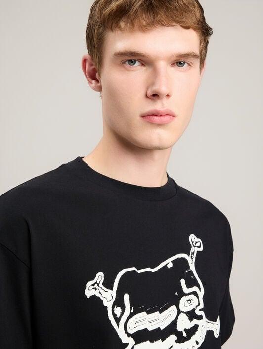 Skull T-Shirt Product Image