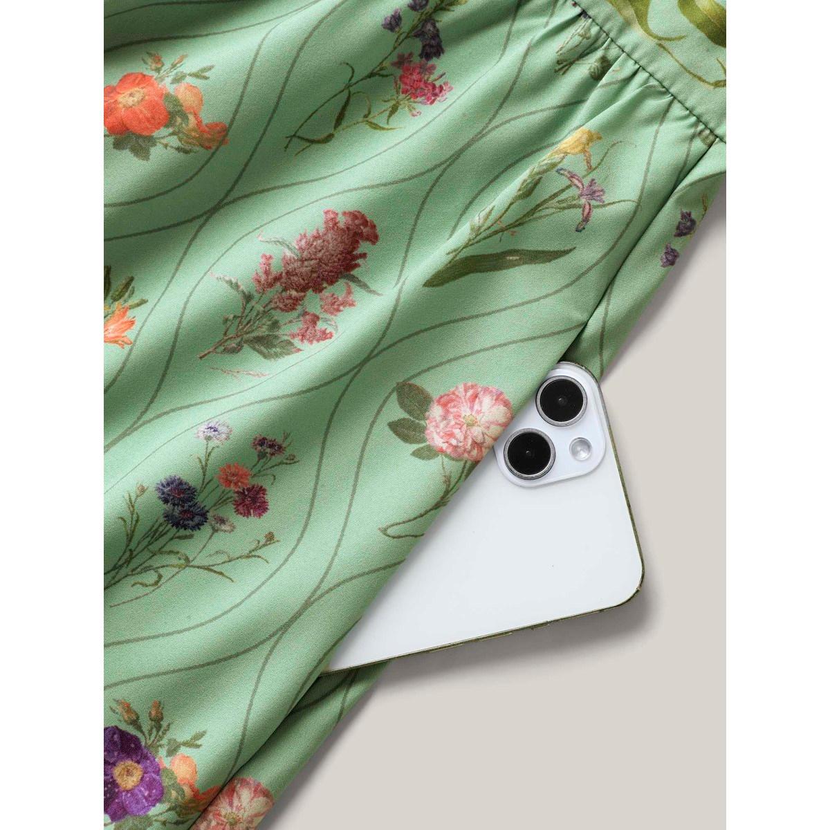 Plus Size Garden Print Pockets Puff Sleeve Midi Dress Greenbean Women Heart neckline Short sleeve Curvy BloomChic 26/4X Product Image