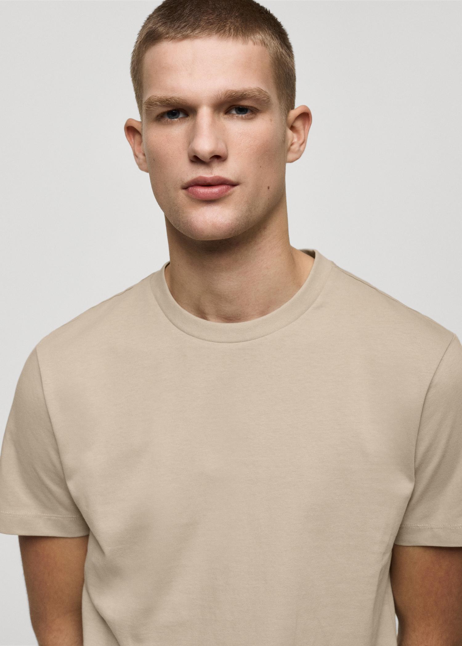 100% cotton slim-fit t-shirt - Men | MANGO USA Product Image