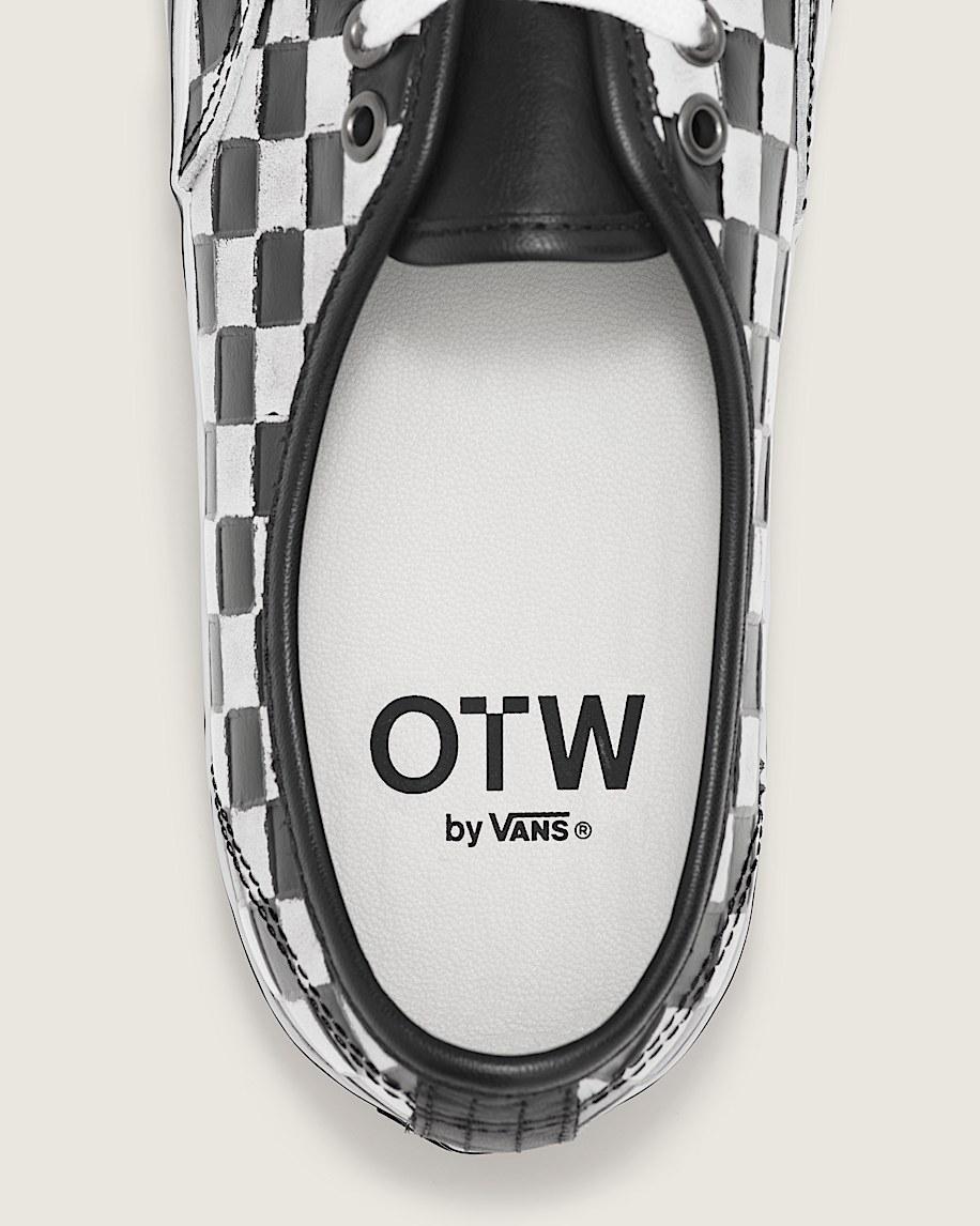 OTW Leather Checkerboard Old Skool 36 Vibram in True Blue| Vans US Product Image