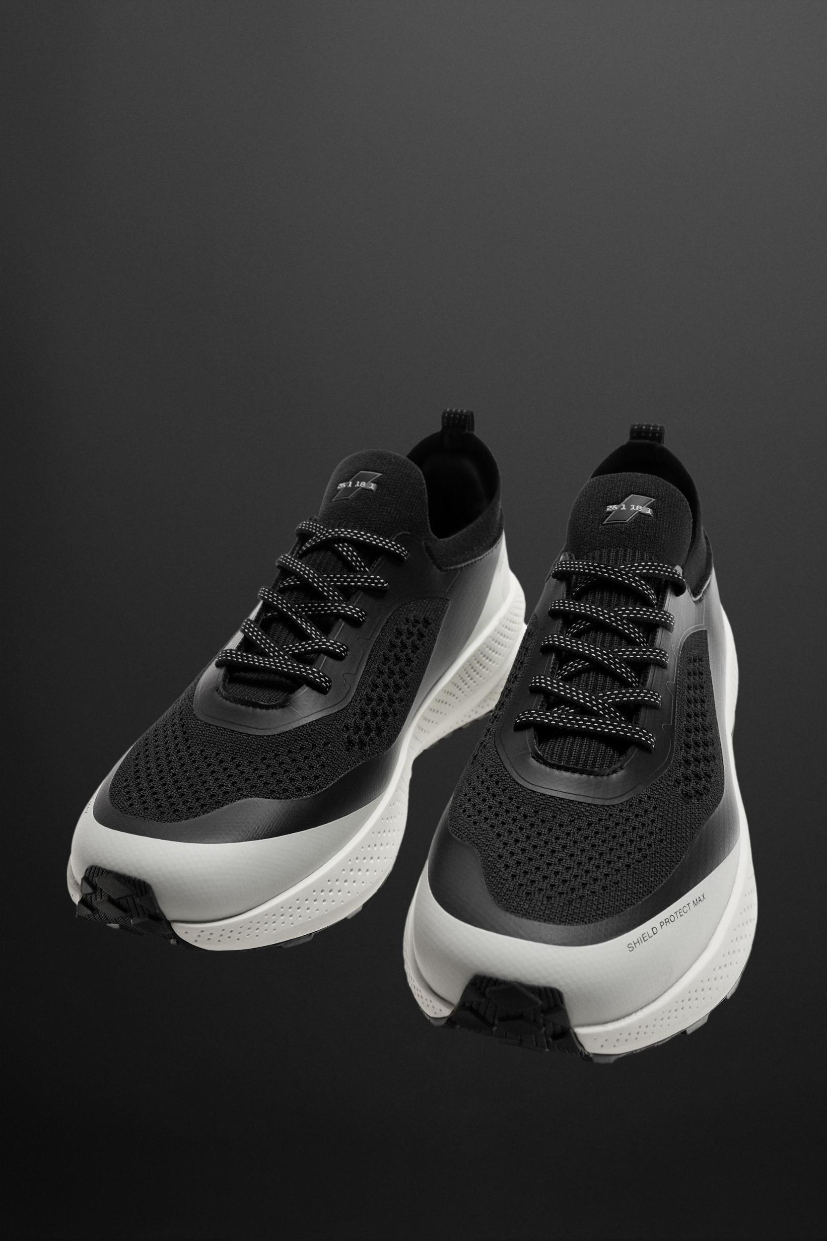 RUNNING SNEAKERS Product Image