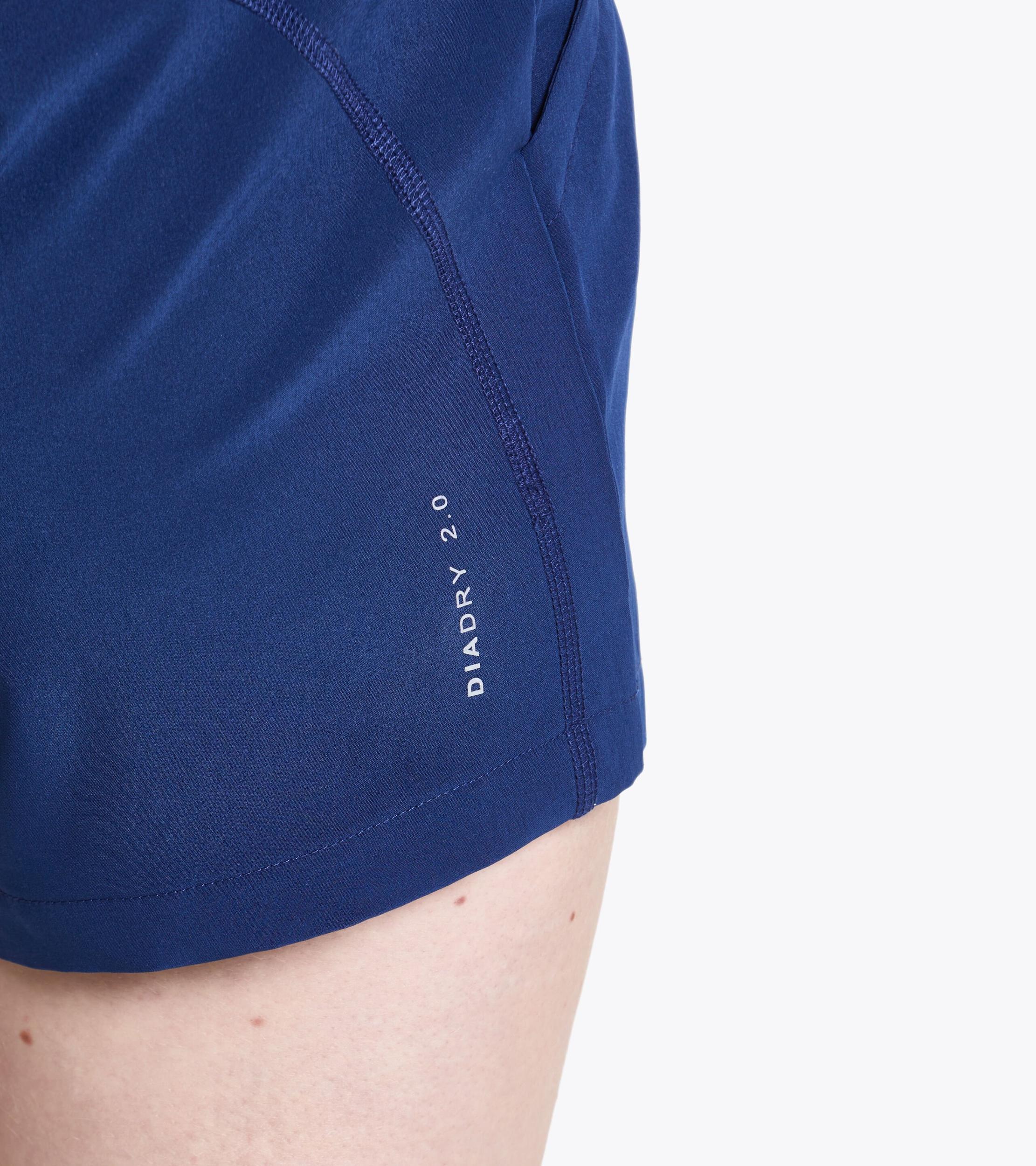 L. SHORT COURT Product Image