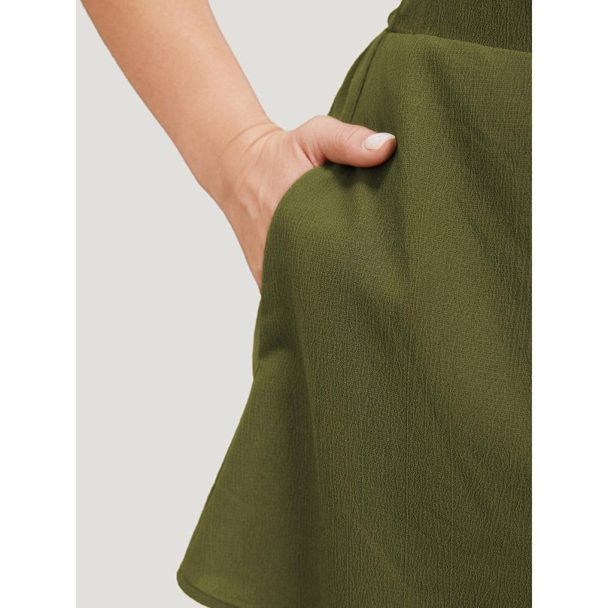 Plus Size Plain Pocket Layered Hem Shorts Women ArmyGreen Elegant Plain Dailywear Shorts BloomChic 14-16/1X Product Image