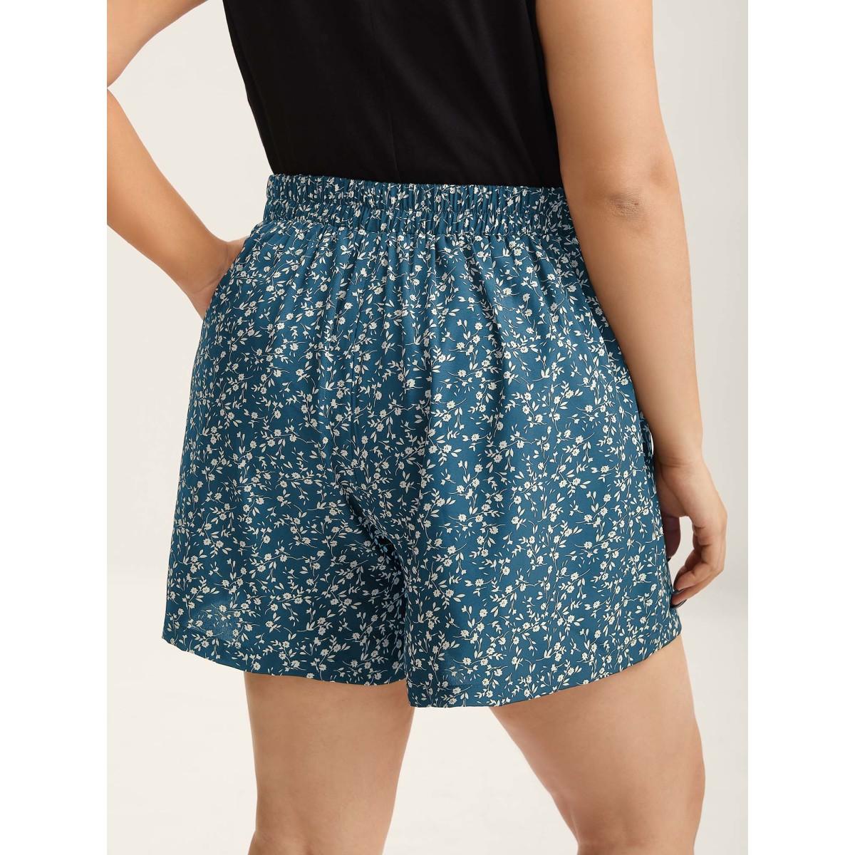 Plus Size Floral Print Wide-Leg Shorts Women Emerald Leisure Wide Leg Casual Shorts BloomChic 30/6X Product Image
