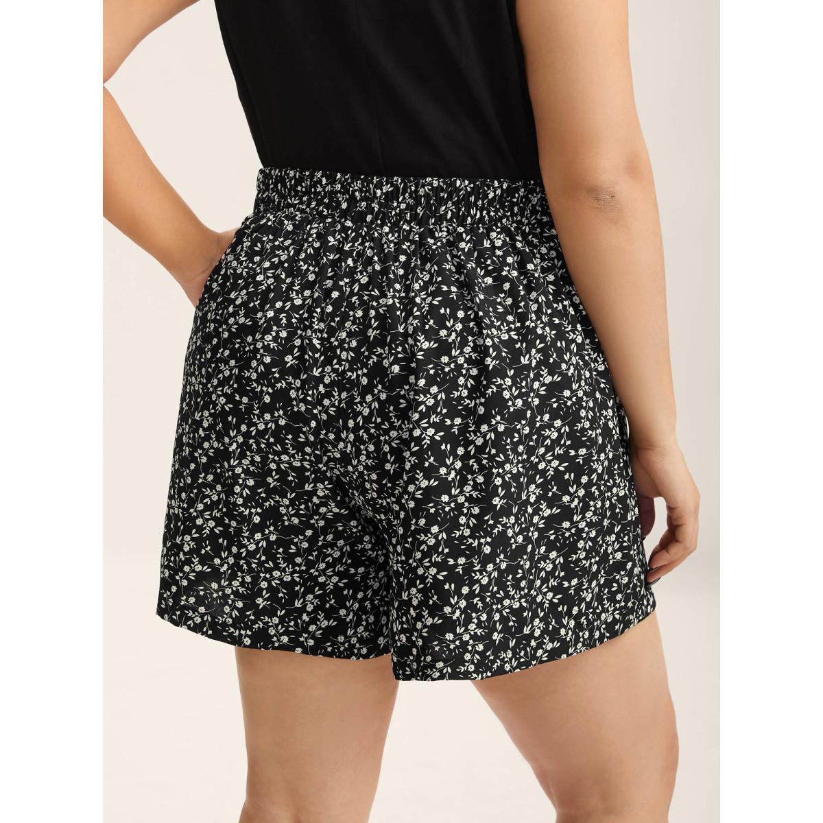 Plus Size Floral Print Wide-Leg Shorts Women BlackFlower Leisure Wide Leg Casual Shorts BloomChic 28/5X Product Image
