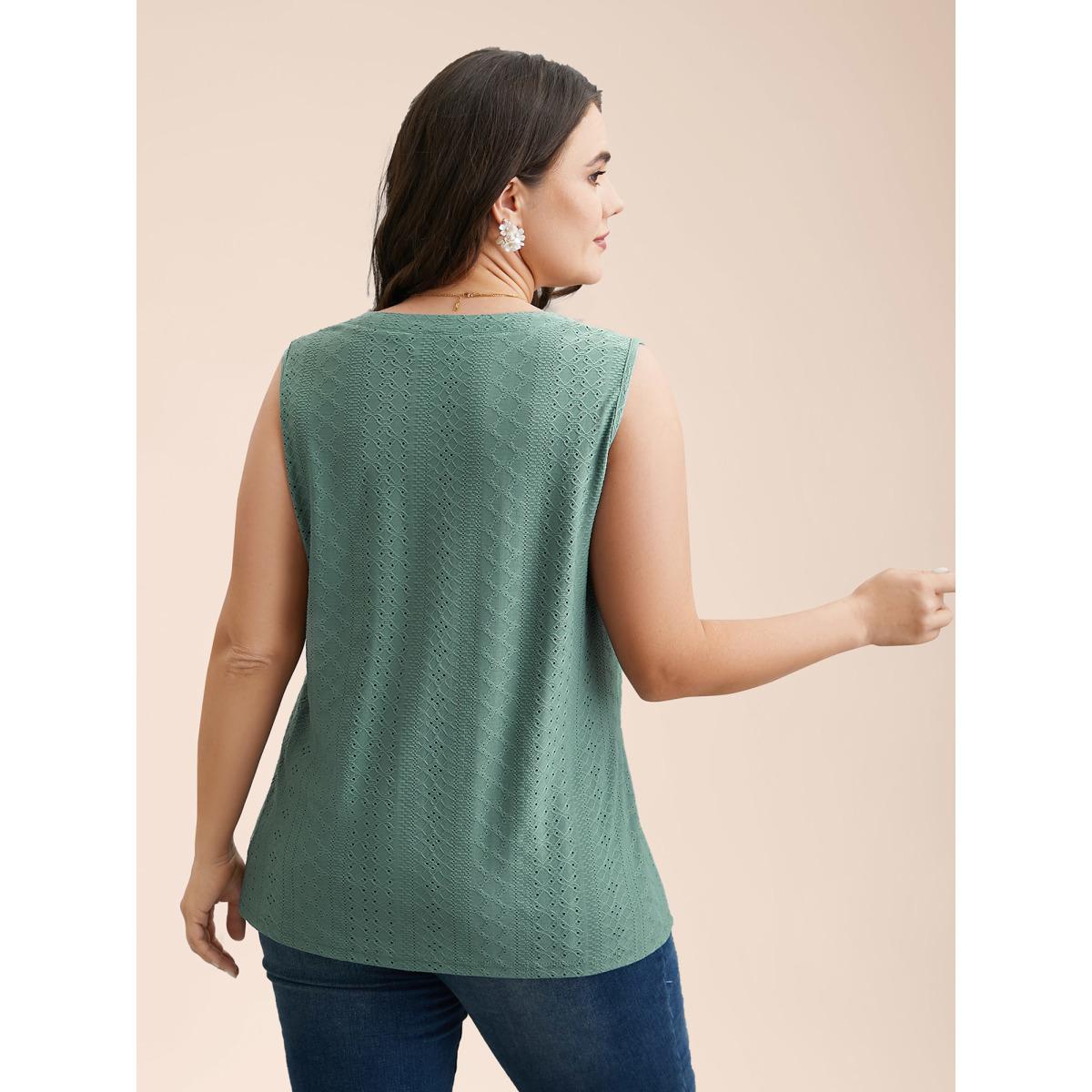 Plus Size Front Plicated Textured Notched Collar Vest Women Greenbean Elegant Texture Flat collar with V-notch Everyday Tank Tops Camis BloomChic 26/4X Product Image