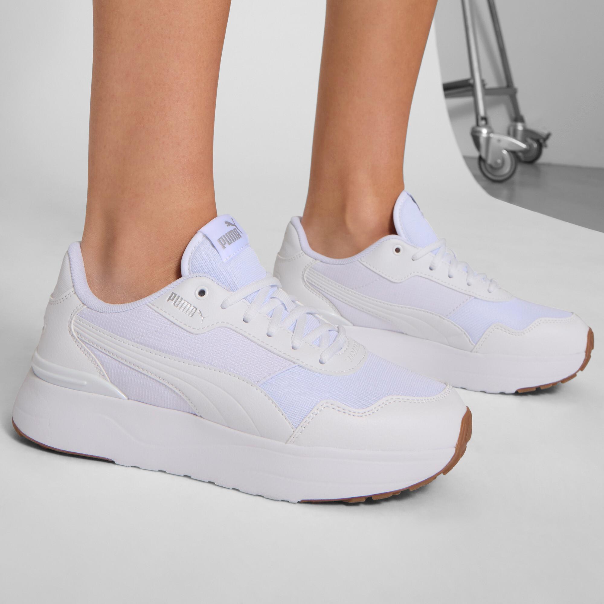 PUMA R78 Voyage Women's Sneakers Product Image