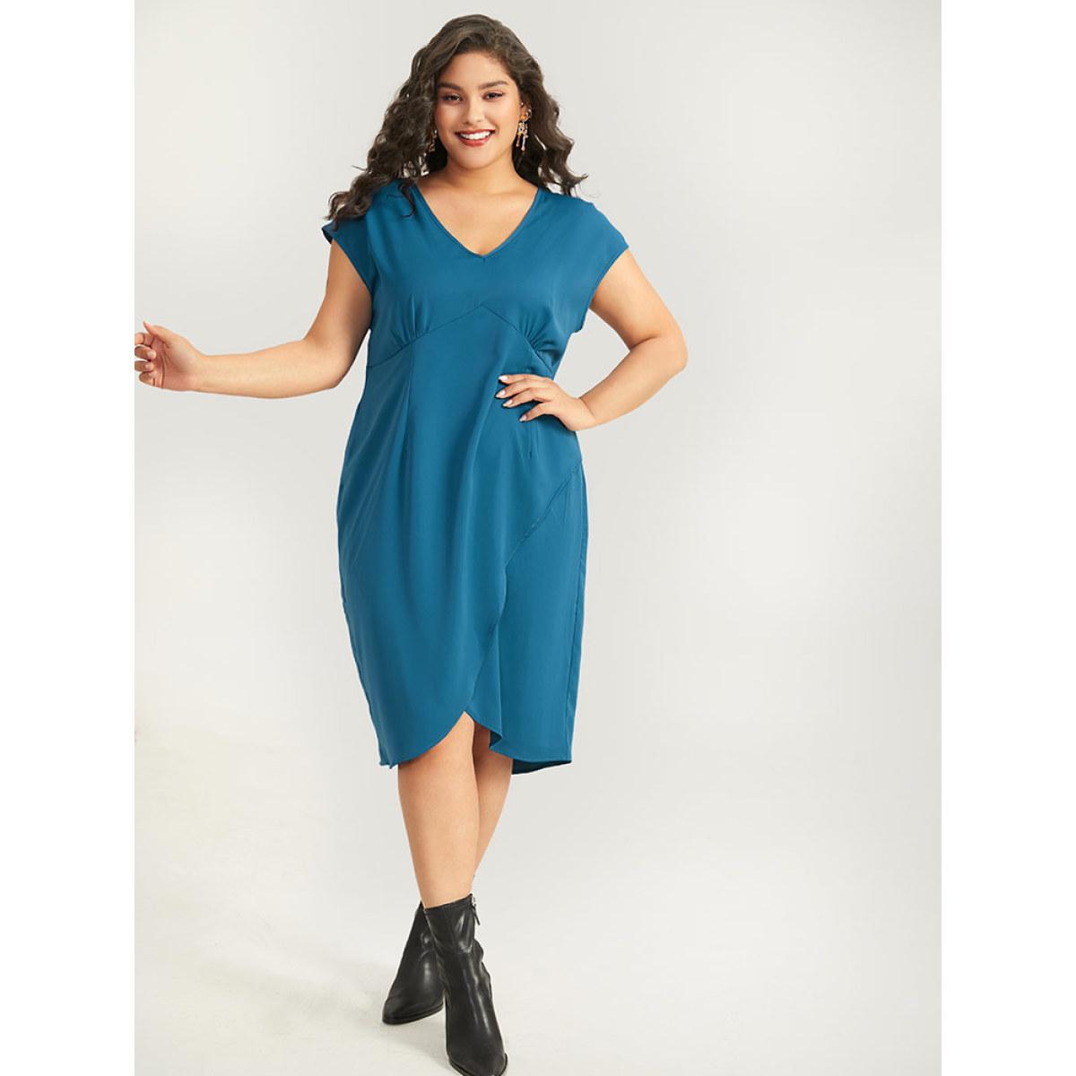 Plus Size Halloween Plain Knot Hooded V Neck Ties Wrap Hem Dress Aegean Women Elegant Wrap V-neck Sleeveless Curvy Midi Dress BloomChic 18-20/2X Product Image