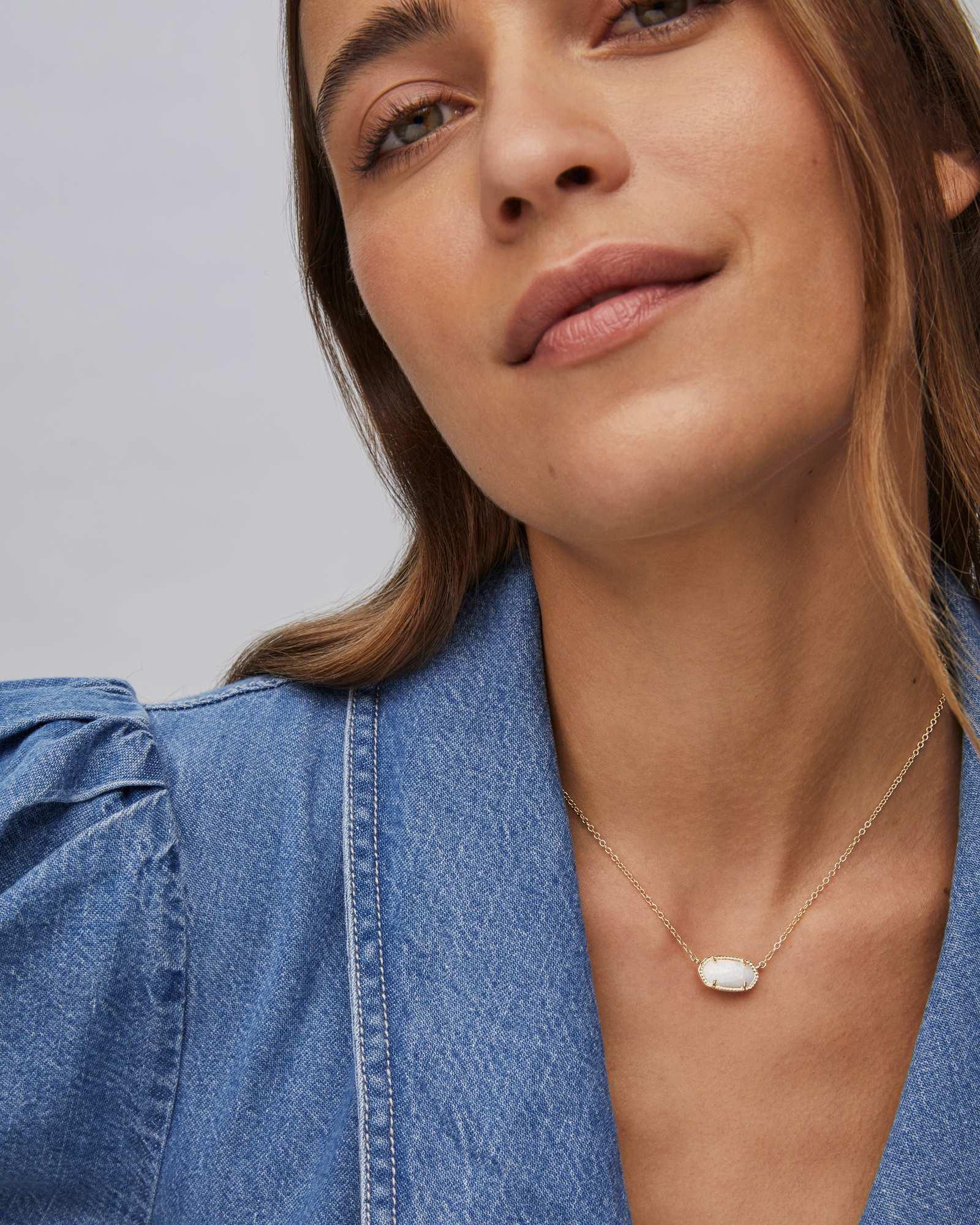 Elisa Silver Pendant Necklace in Emerald Cat’s Eye Product Image