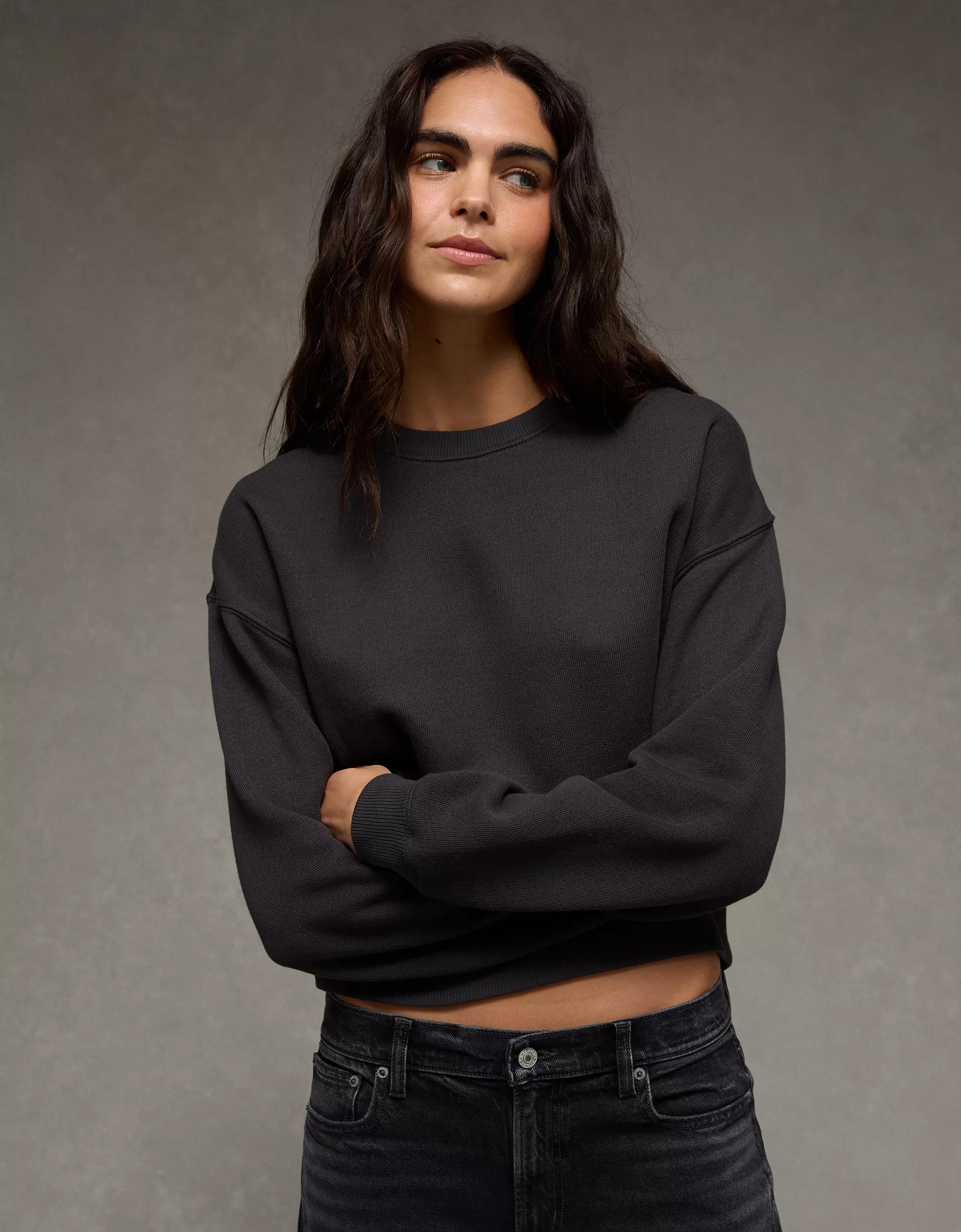 AE Relaxed Crew Neck Sweatshirt Product Image